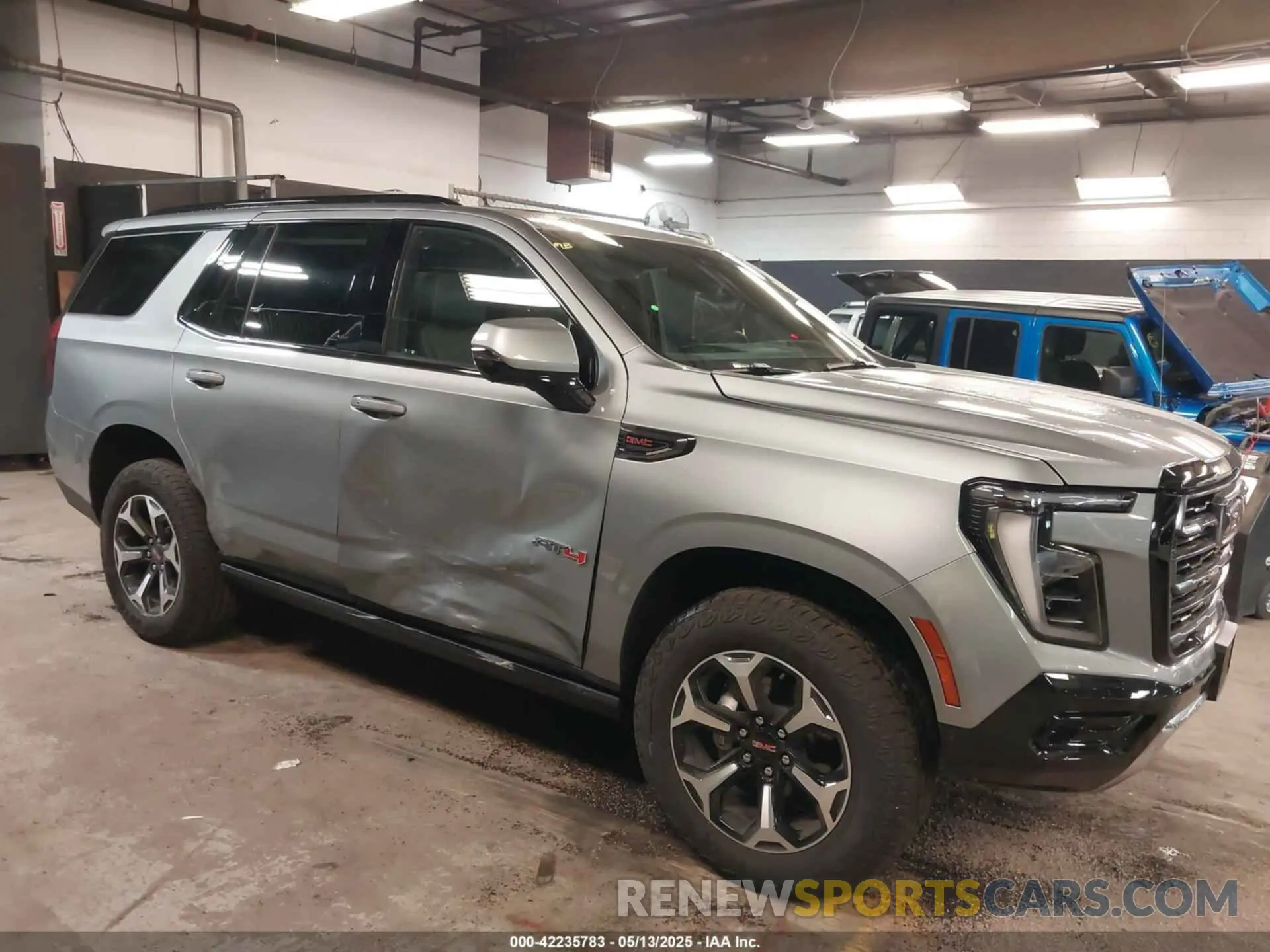 6 Photograph of a damaged car 1GKS2CRL7SR104621 GMC YUKON 2025