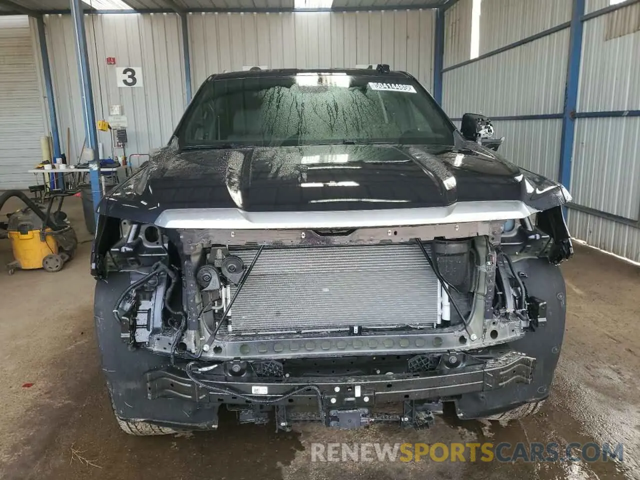 5 Photograph of a damaged car 1GKS2DRL4SR205296 GMC YUKON 2025