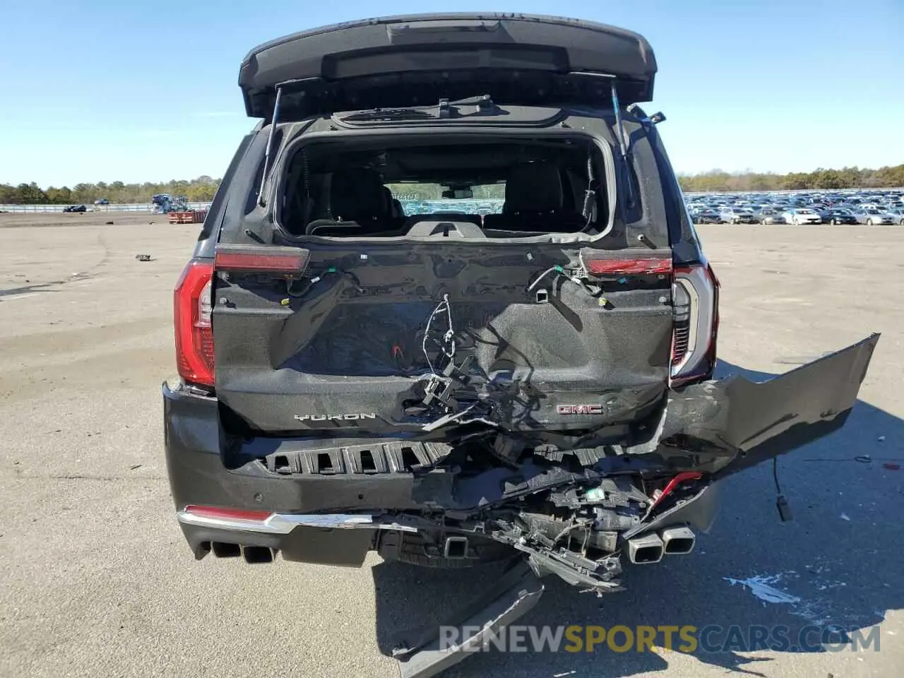 6 Photograph of a damaged car 1GKS2JRL6SR129529 GMC YUKON 2025