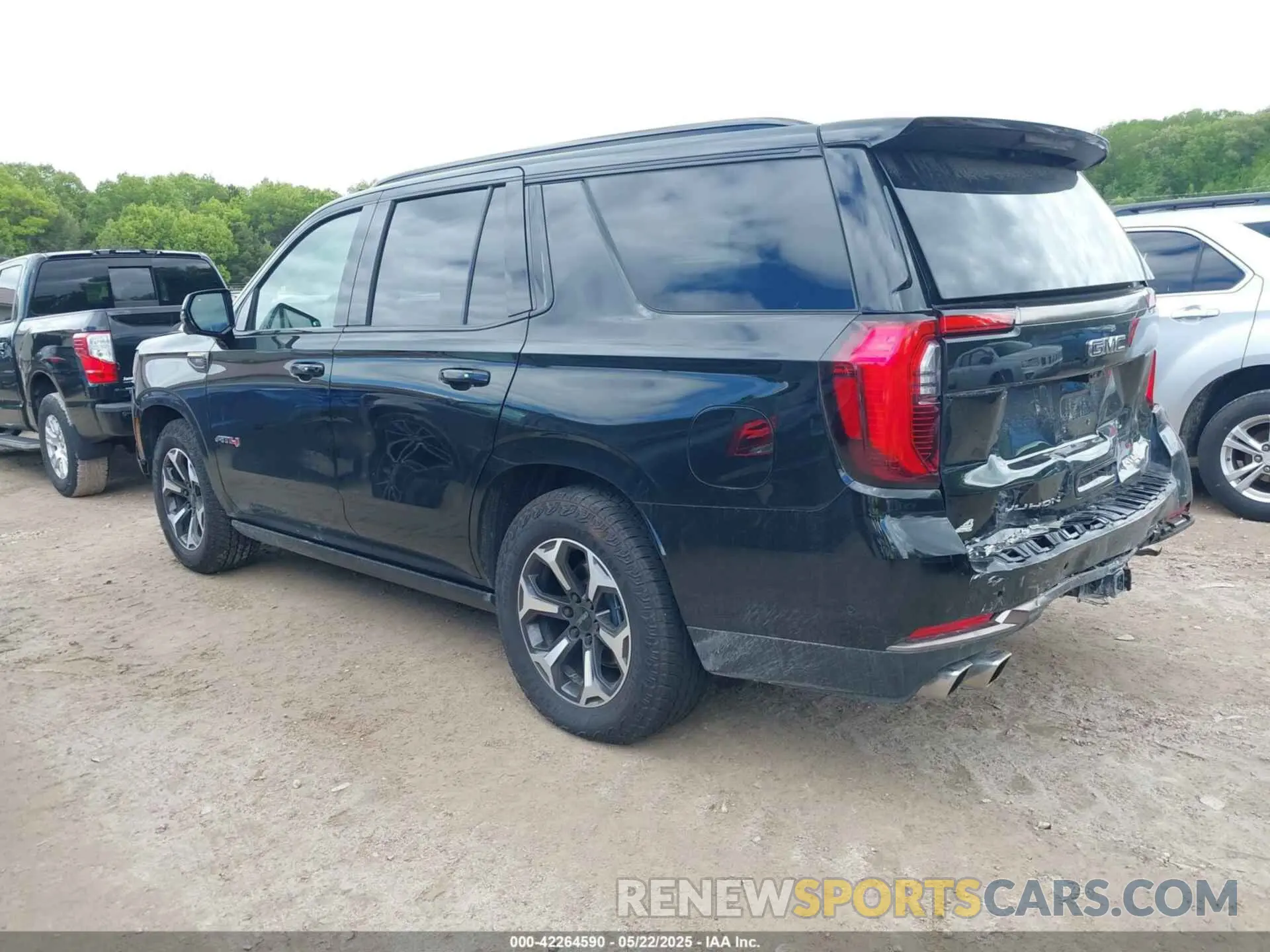 3 Photograph of a damaged car 1GKS2VRL8SR130415 GMC YUKON 2025
