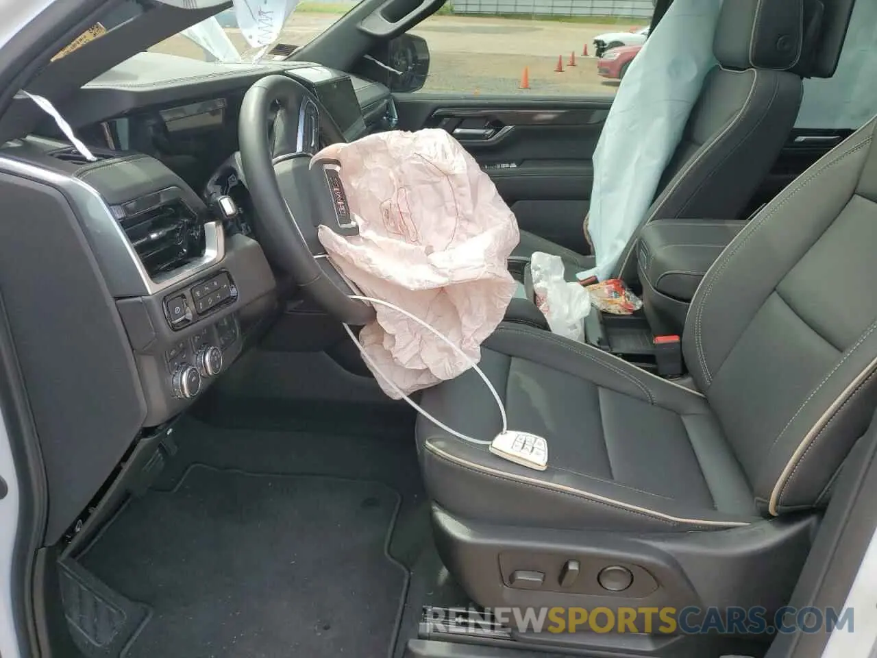 7 Photograph of a damaged car 1GKS2BRD3SR104361 GMC YUKON ELEV 2025