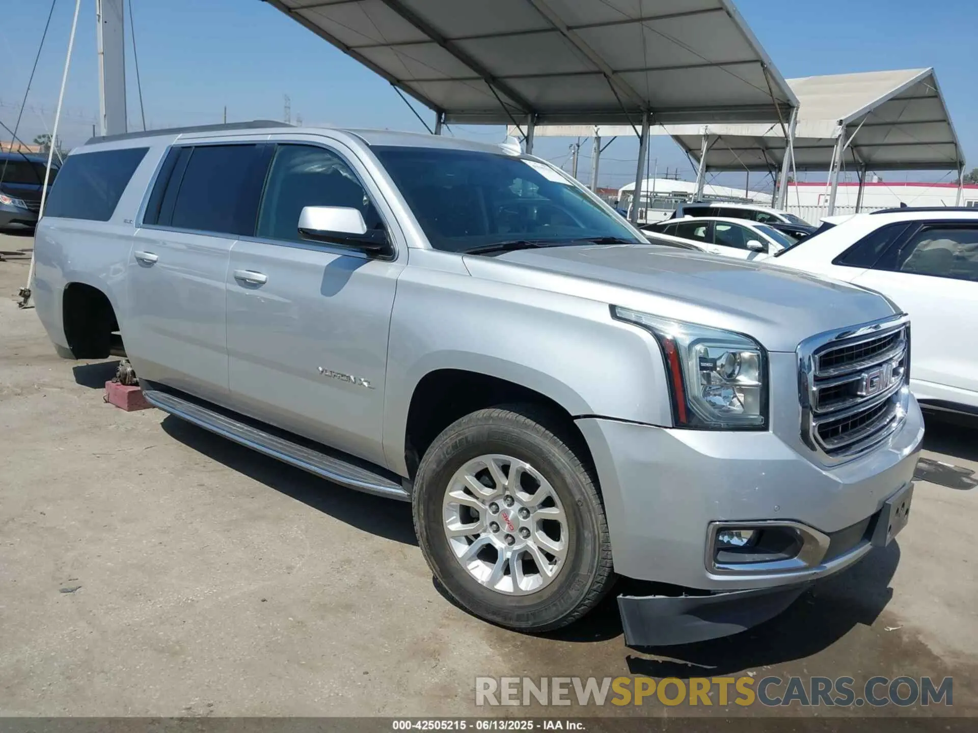 1 Photograph of a damaged car 1GKS1FKC3KR131992 GMC YUKON XL 2019