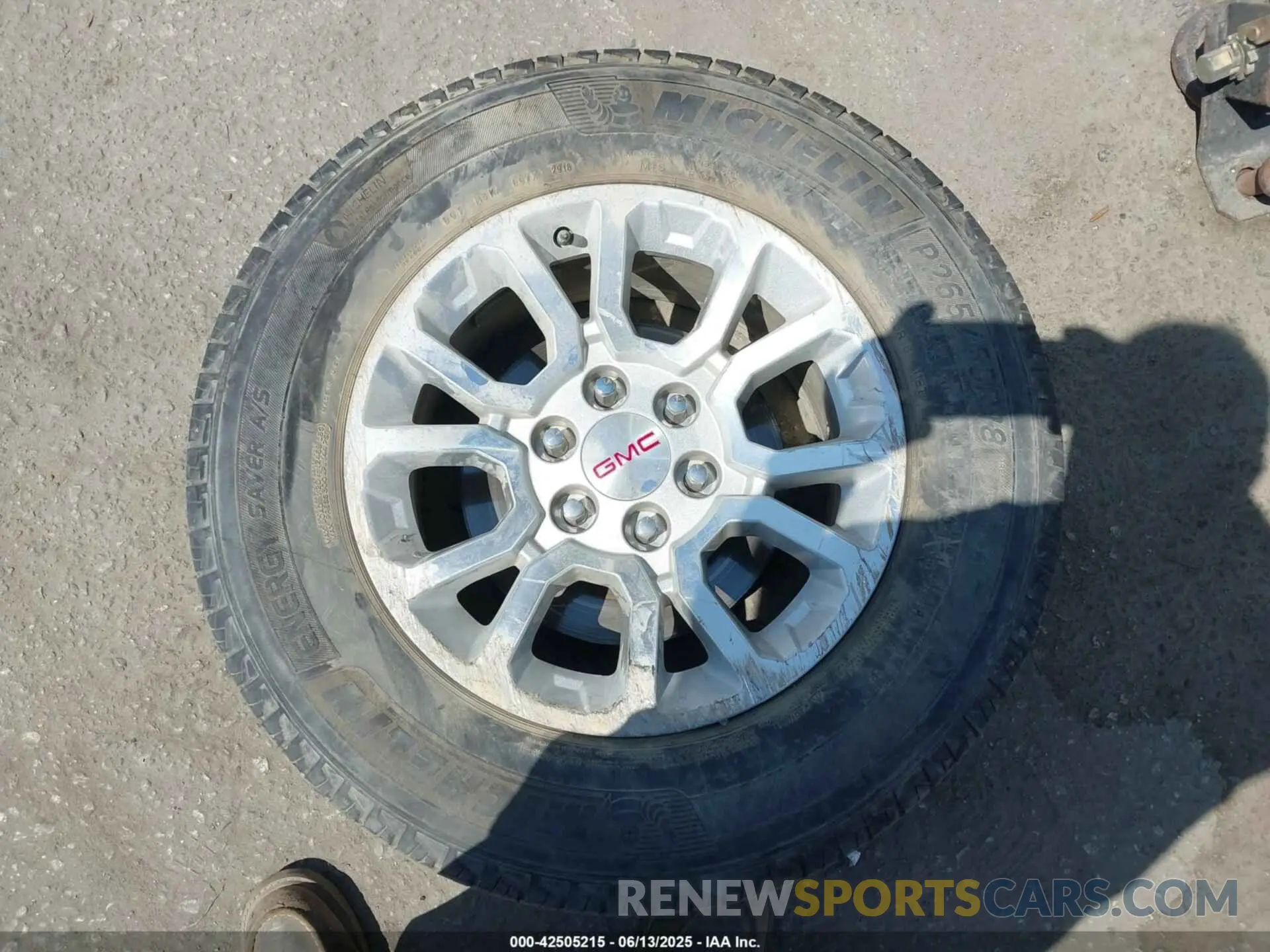 11 Photograph of a damaged car 1GKS1FKC3KR131992 GMC YUKON XL 2019