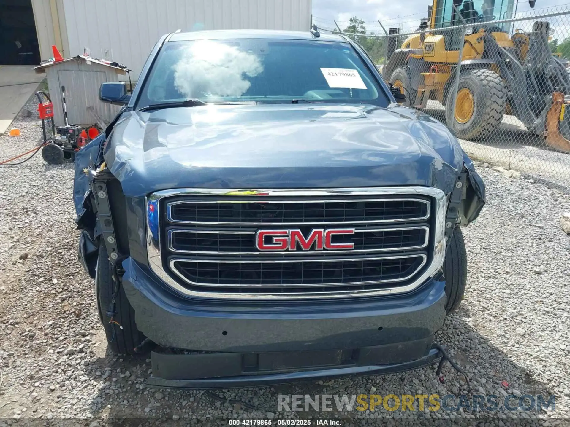 13 Photograph of a damaged car 1GKS1GKC5KR375939 GMC YUKON XL 2019