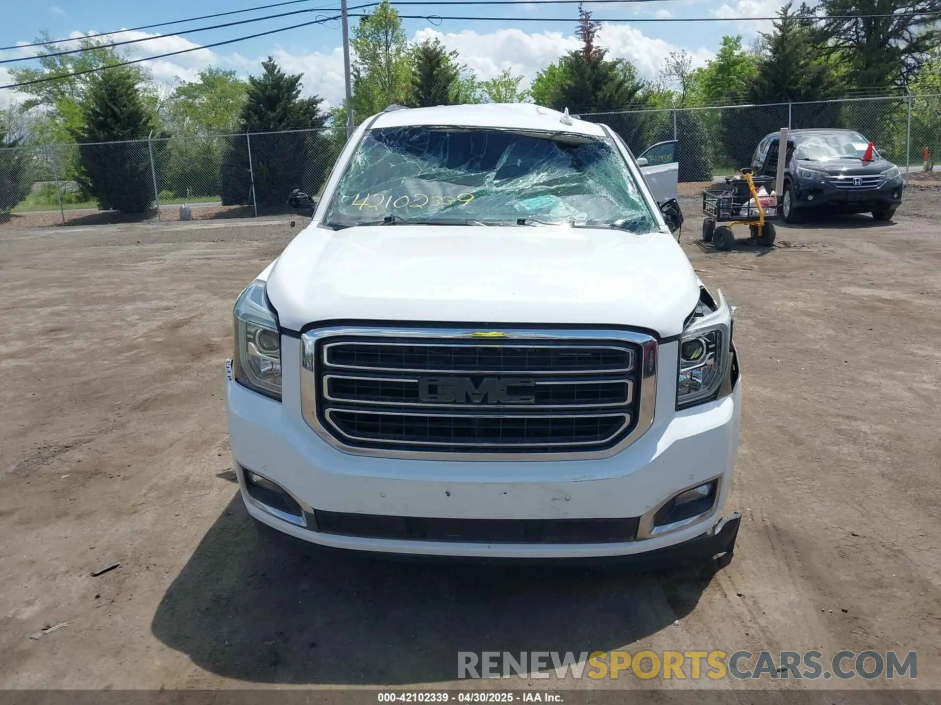 12 Photograph of a damaged car 1GKS1GKC5KR394992 GMC YUKON XL 2019