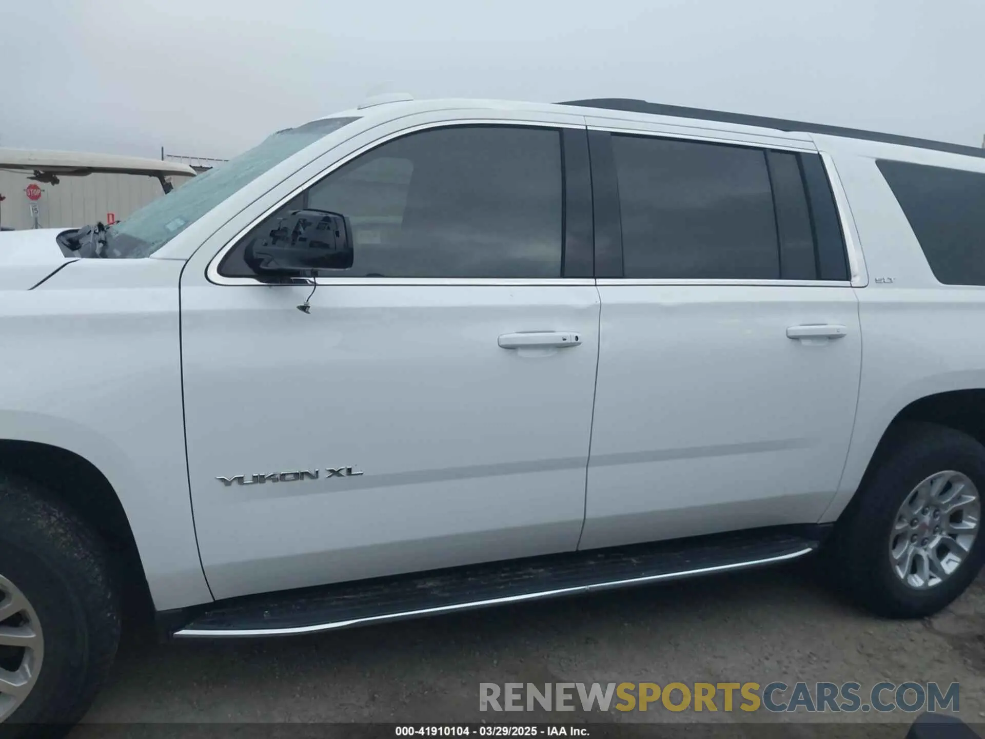 13 Photograph of a damaged car 1GKS1GKC8KR395425 GMC YUKON XL 2019