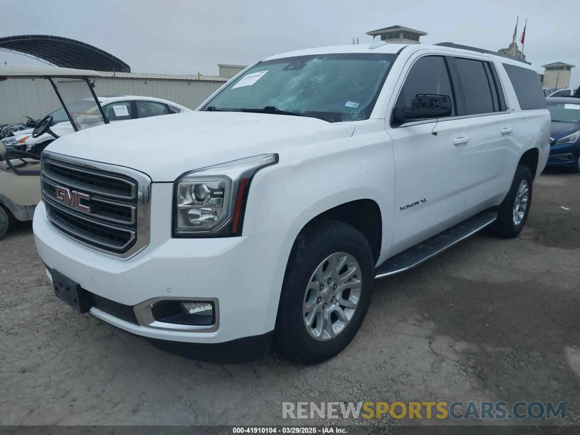2 Photograph of a damaged car 1GKS1GKC8KR395425 GMC YUKON XL 2019