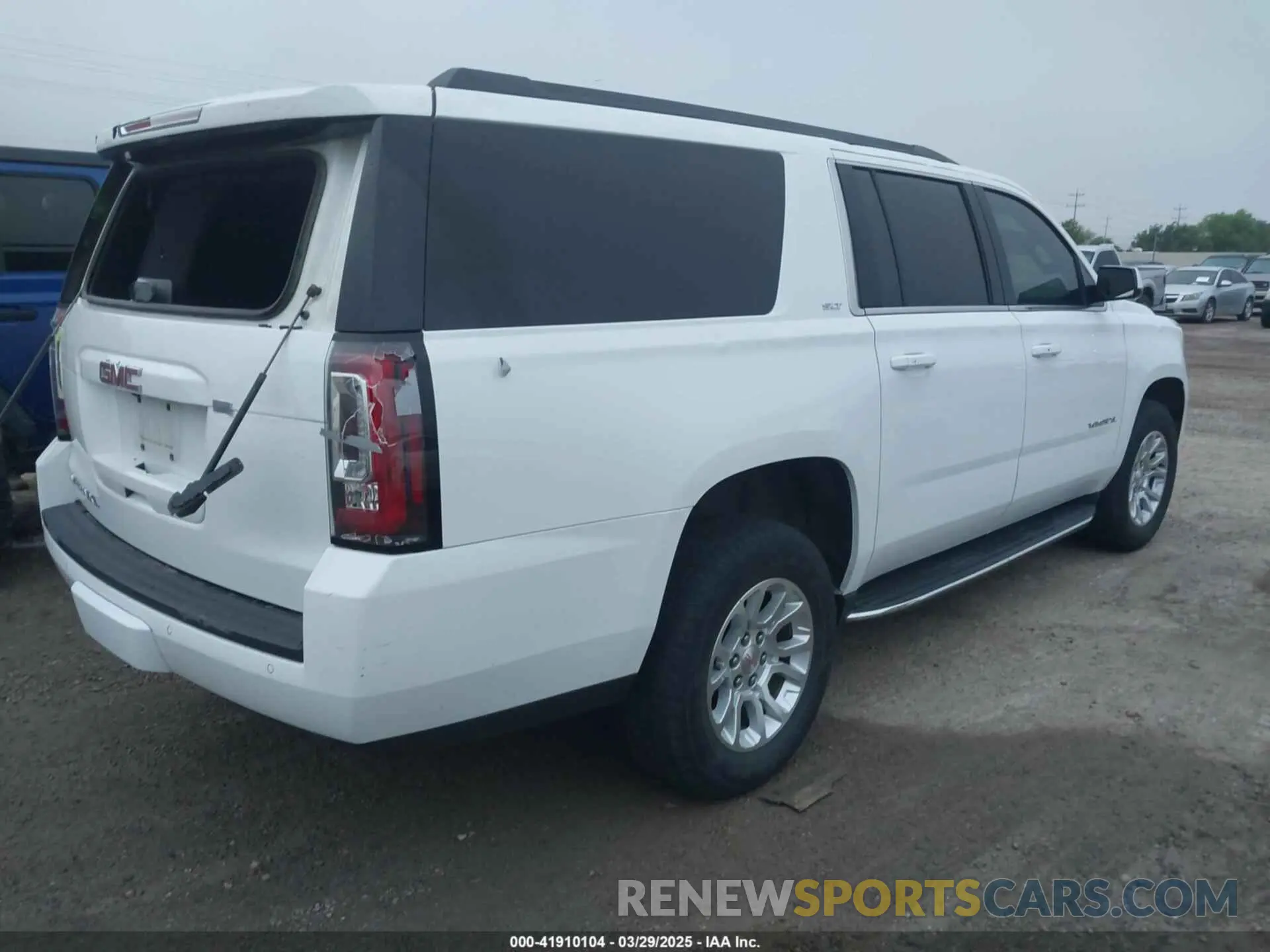 4 Photograph of a damaged car 1GKS1GKC8KR395425 GMC YUKON XL 2019