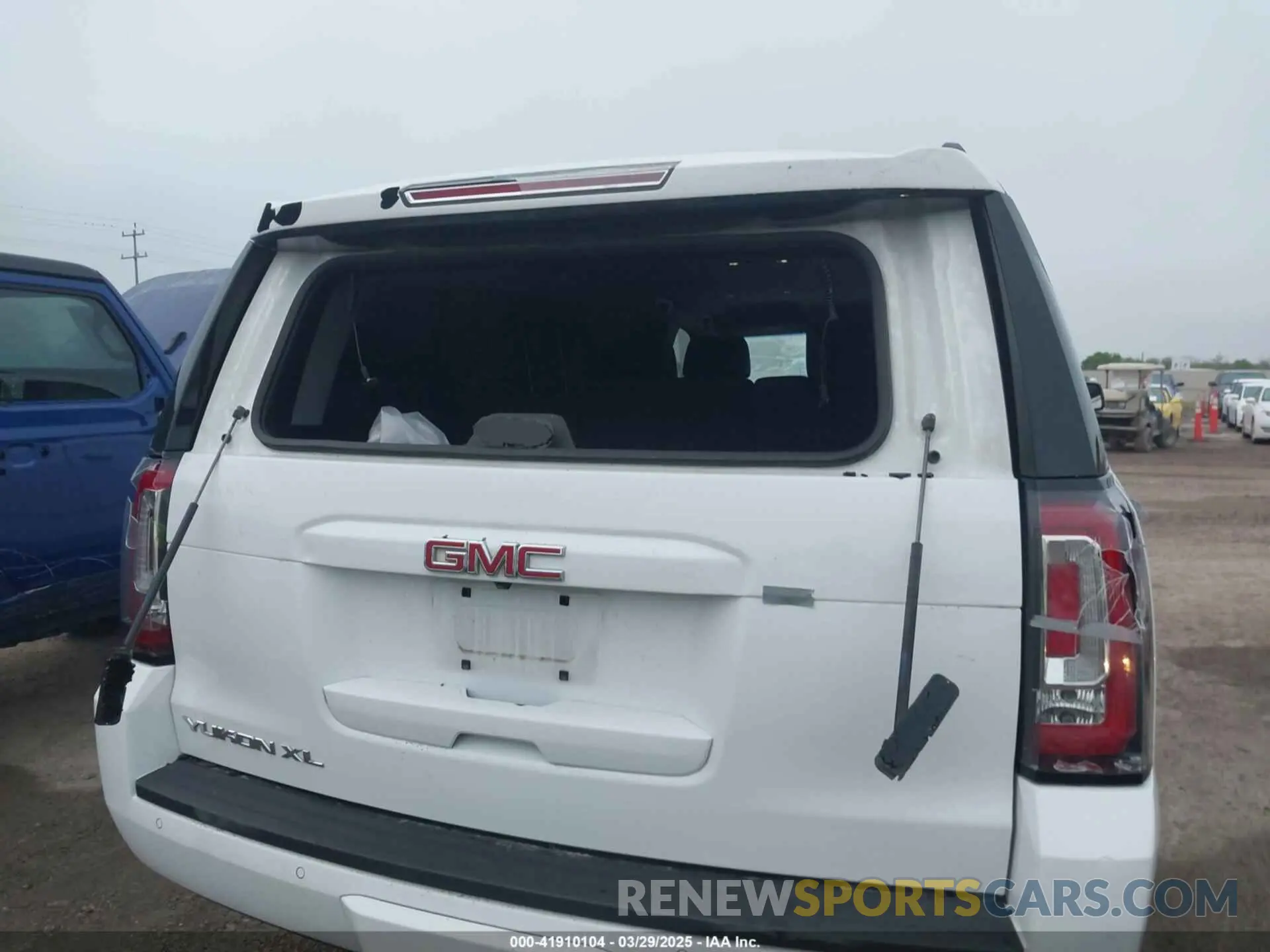 6 Photograph of a damaged car 1GKS1GKC8KR395425 GMC YUKON XL 2019