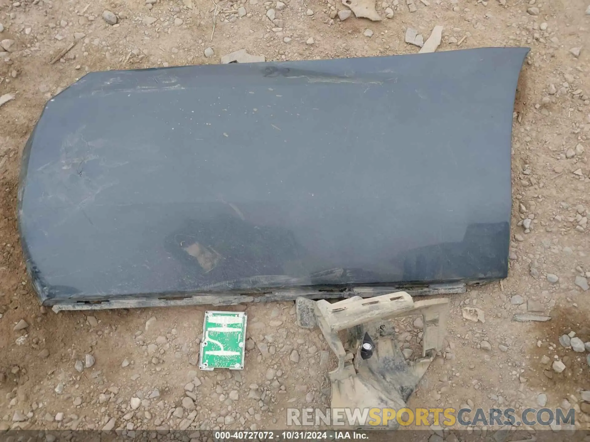 12 Photograph of a damaged car 1GKS2GKC0KR345860 GMC YUKON XL 2019