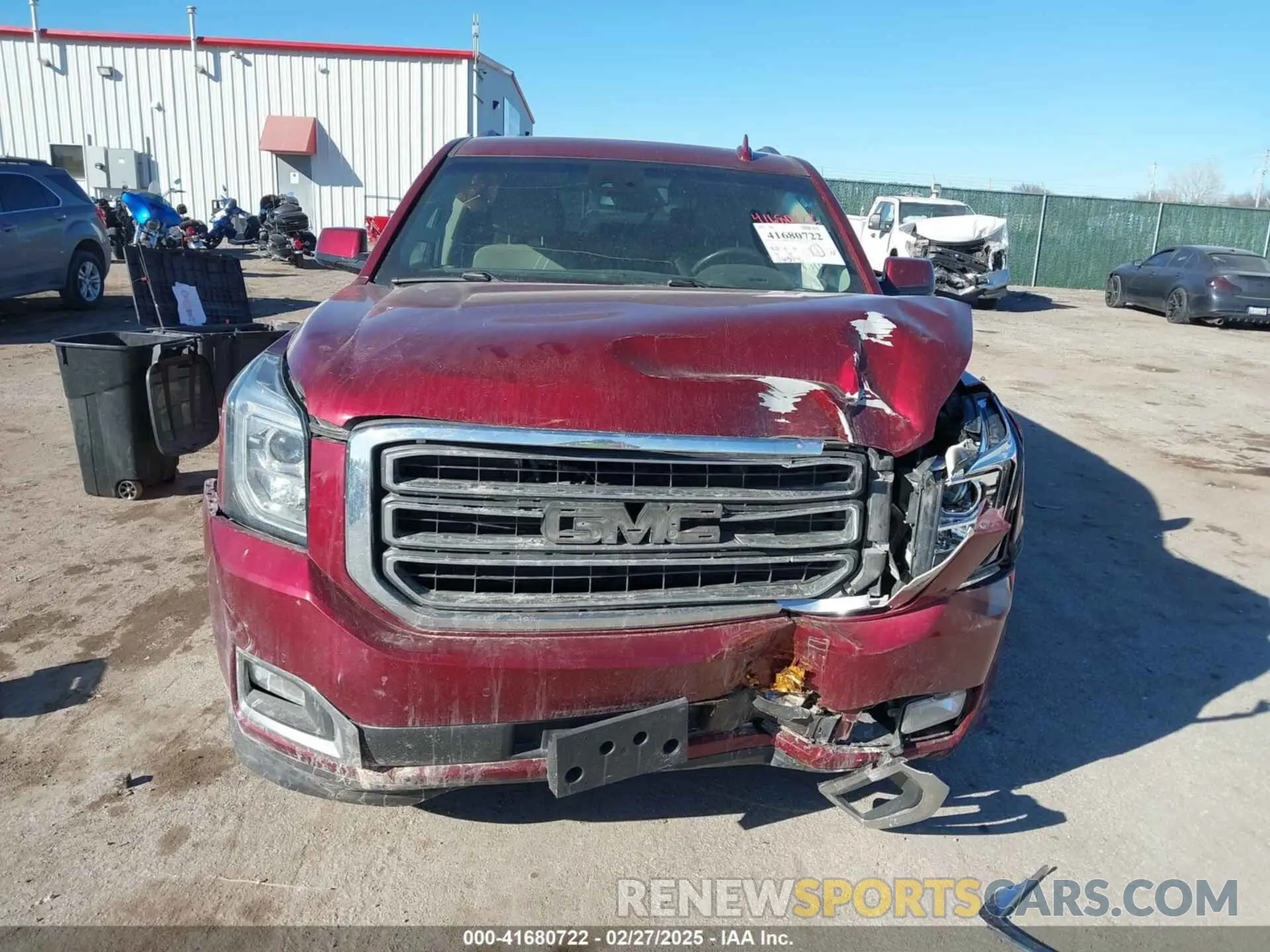 12 Photograph of a damaged car 1GKS2GKC2KR343513 GMC YUKON XL 2019