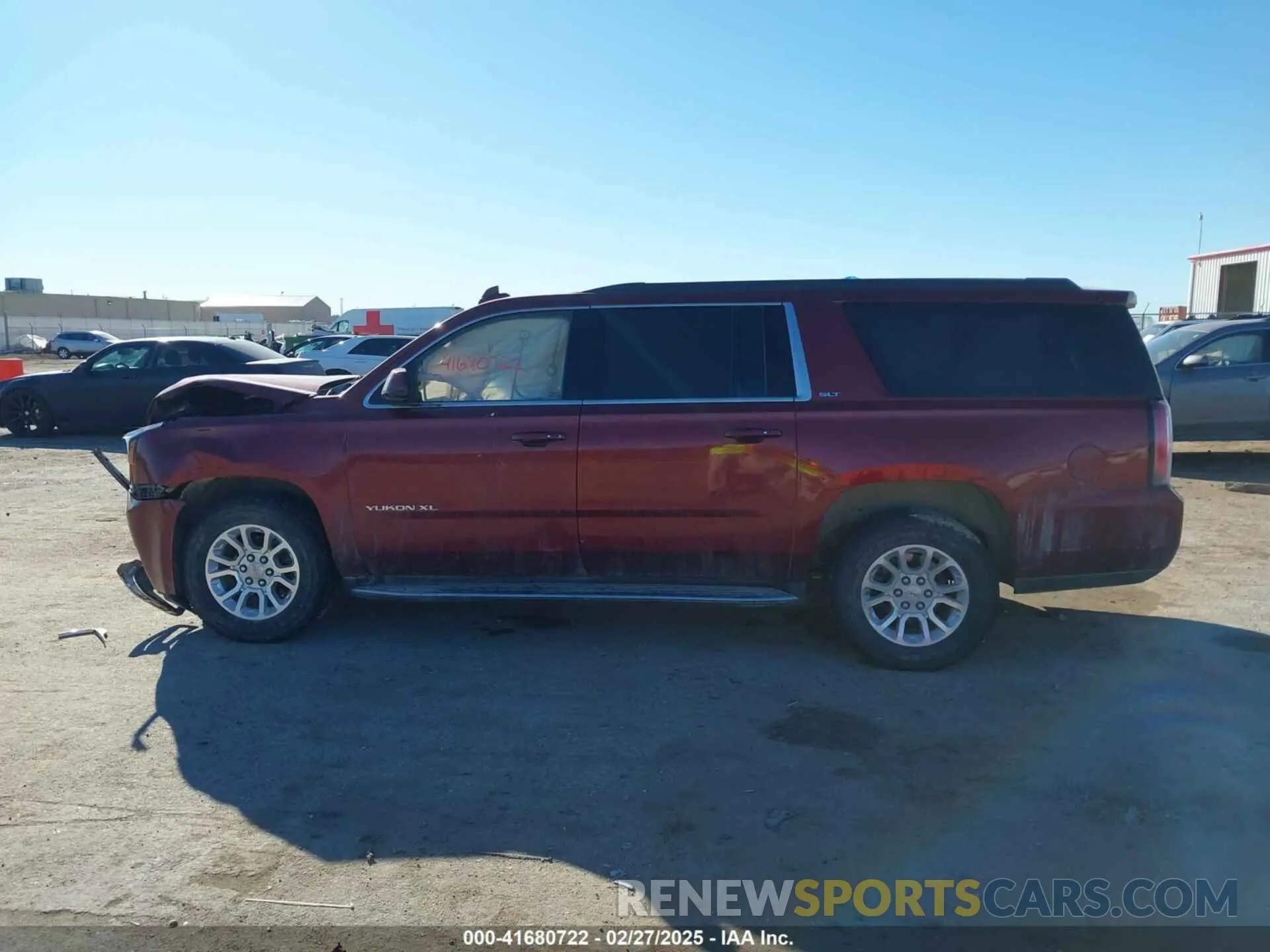 14 Photograph of a damaged car 1GKS2GKC2KR343513 GMC YUKON XL 2019