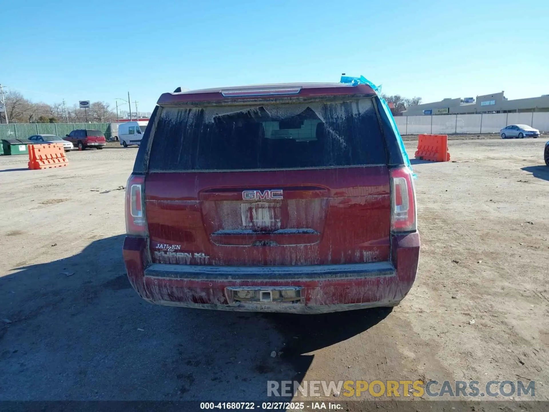 16 Photograph of a damaged car 1GKS2GKC2KR343513 GMC YUKON XL 2019