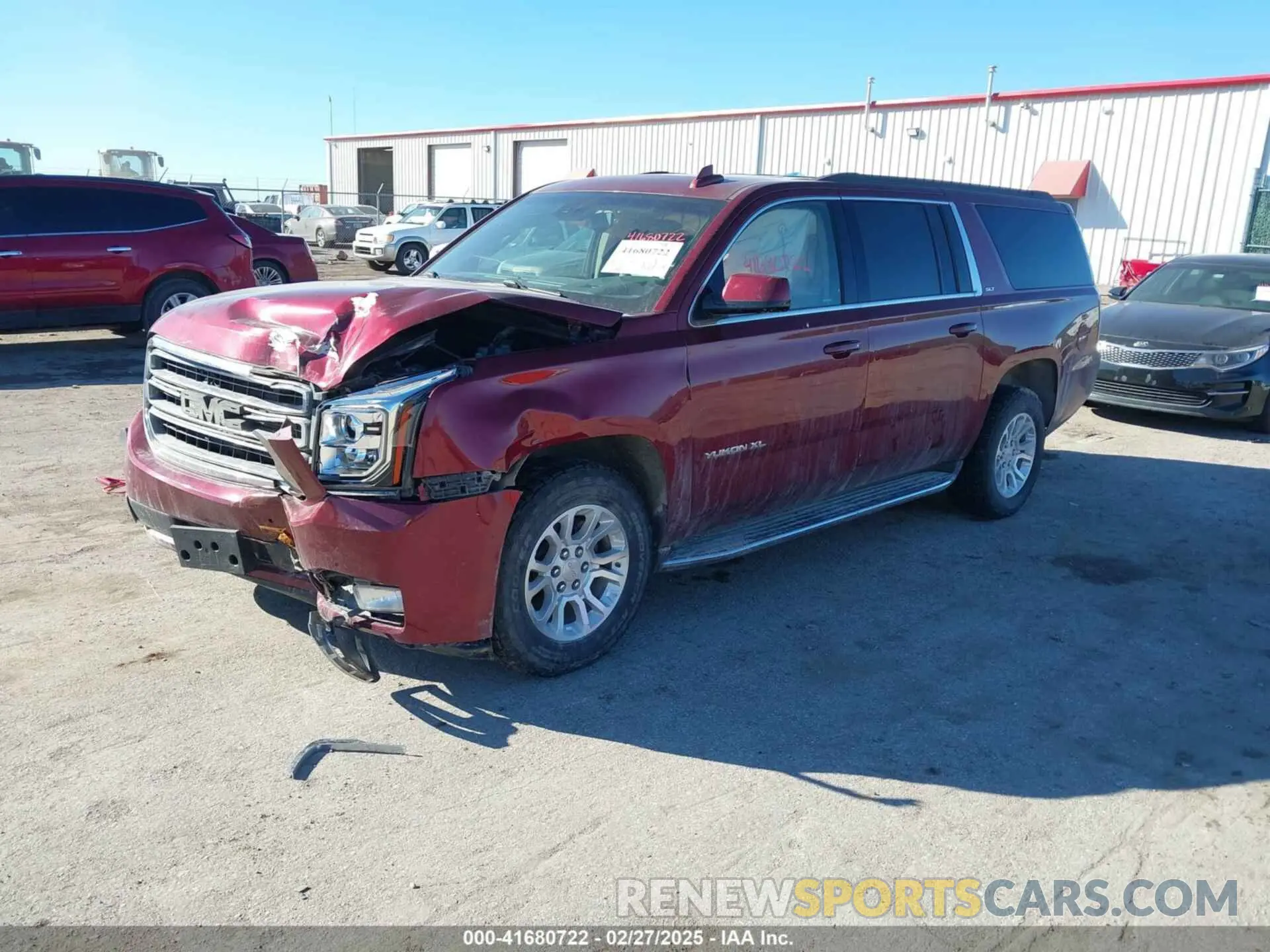 2 Photograph of a damaged car 1GKS2GKC2KR343513 GMC YUKON XL 2019