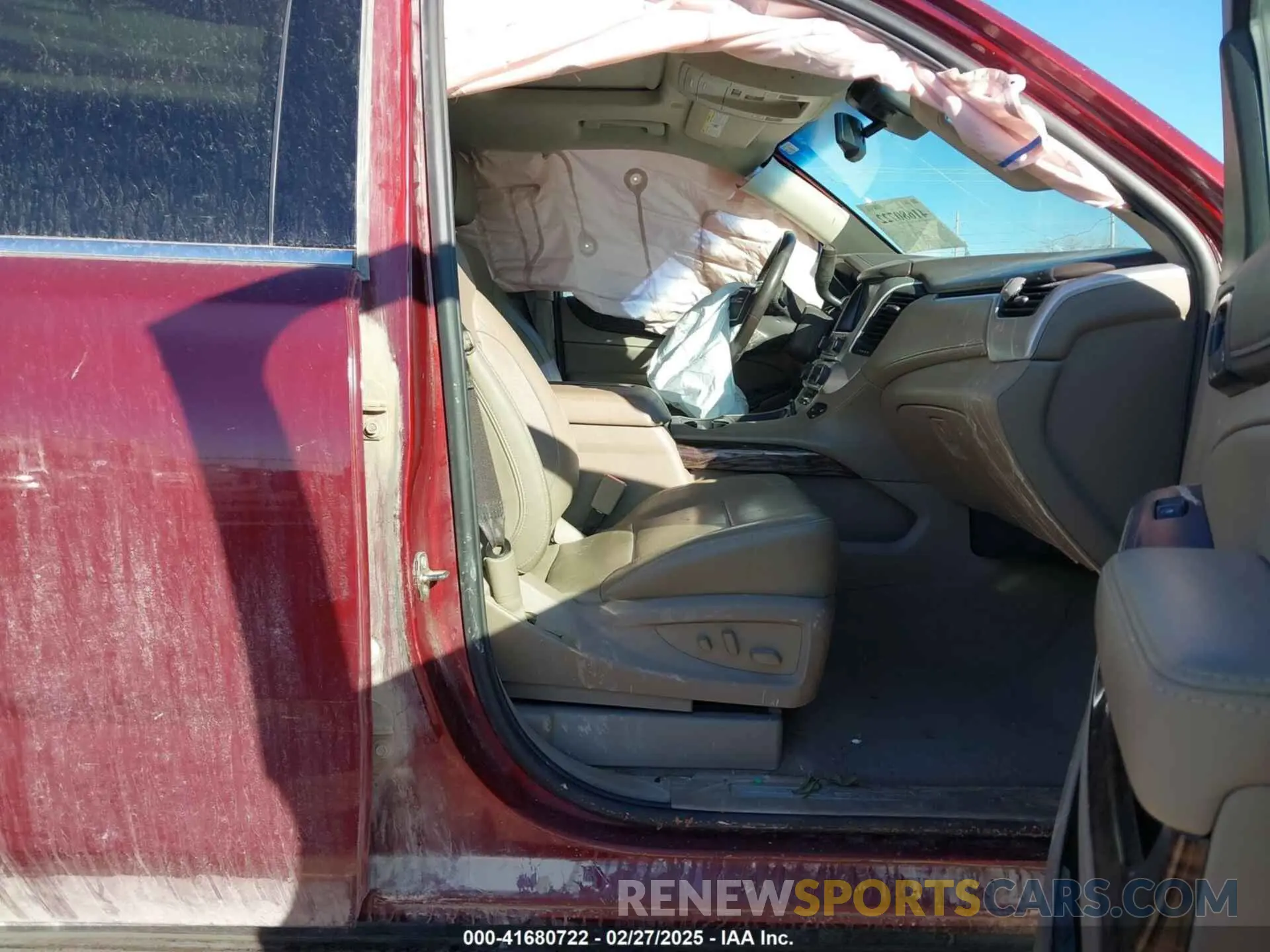 5 Photograph of a damaged car 1GKS2GKC2KR343513 GMC YUKON XL 2019