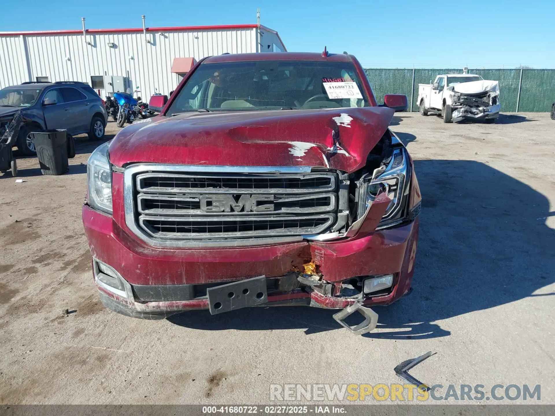 6 Photograph of a damaged car 1GKS2GKC2KR343513 GMC YUKON XL 2019