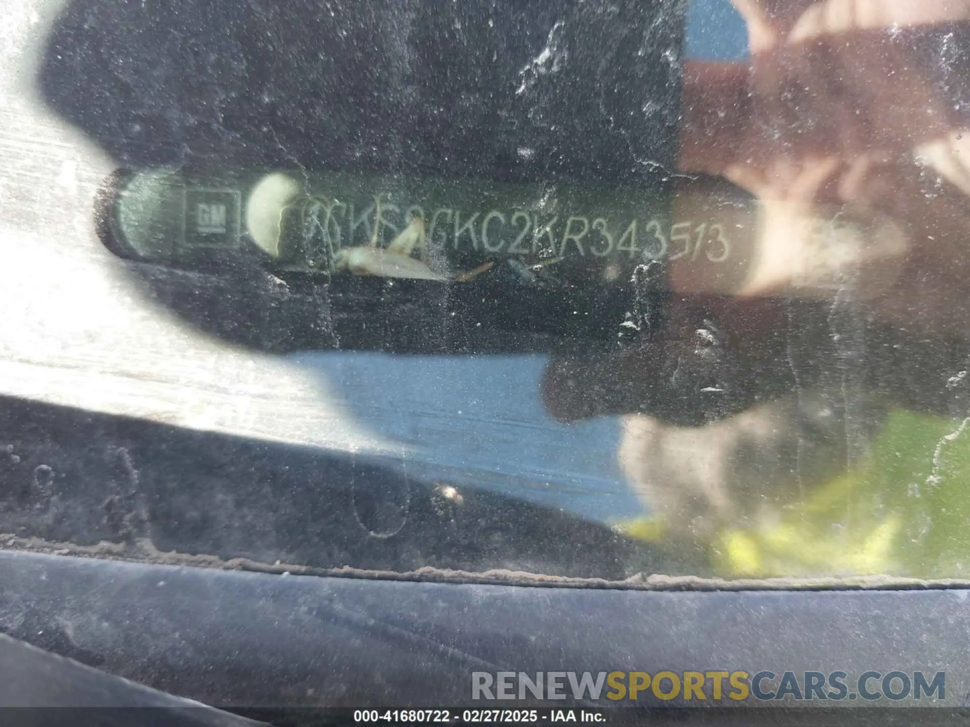 9 Photograph of a damaged car 1GKS2GKC2KR343513 GMC YUKON XL 2019