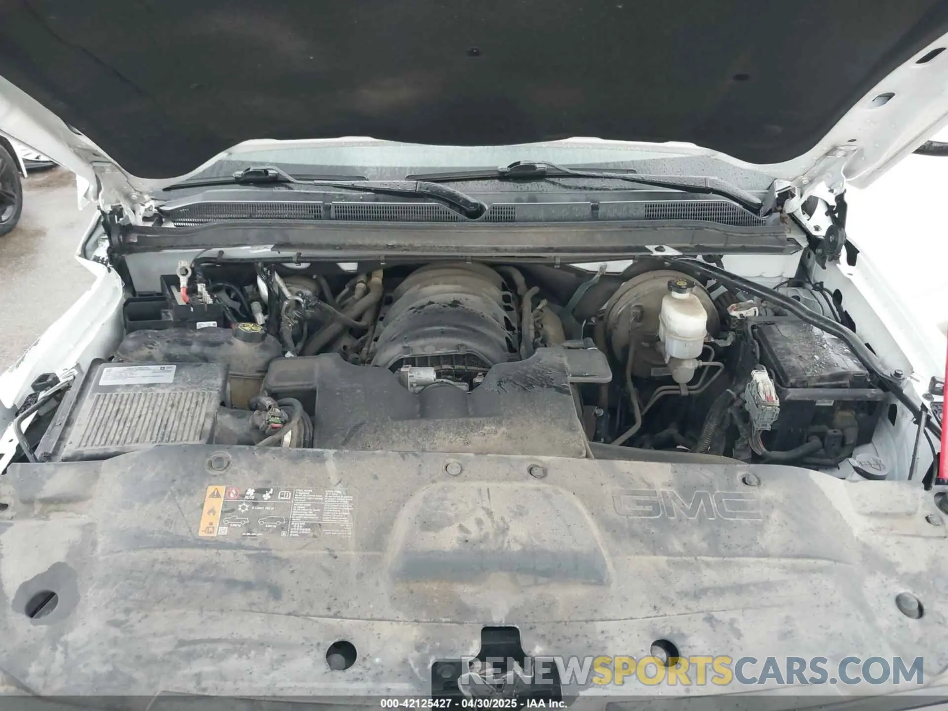 10 Photograph of a damaged car 1GKS2GKC4KR160002 GMC YUKON XL 2019