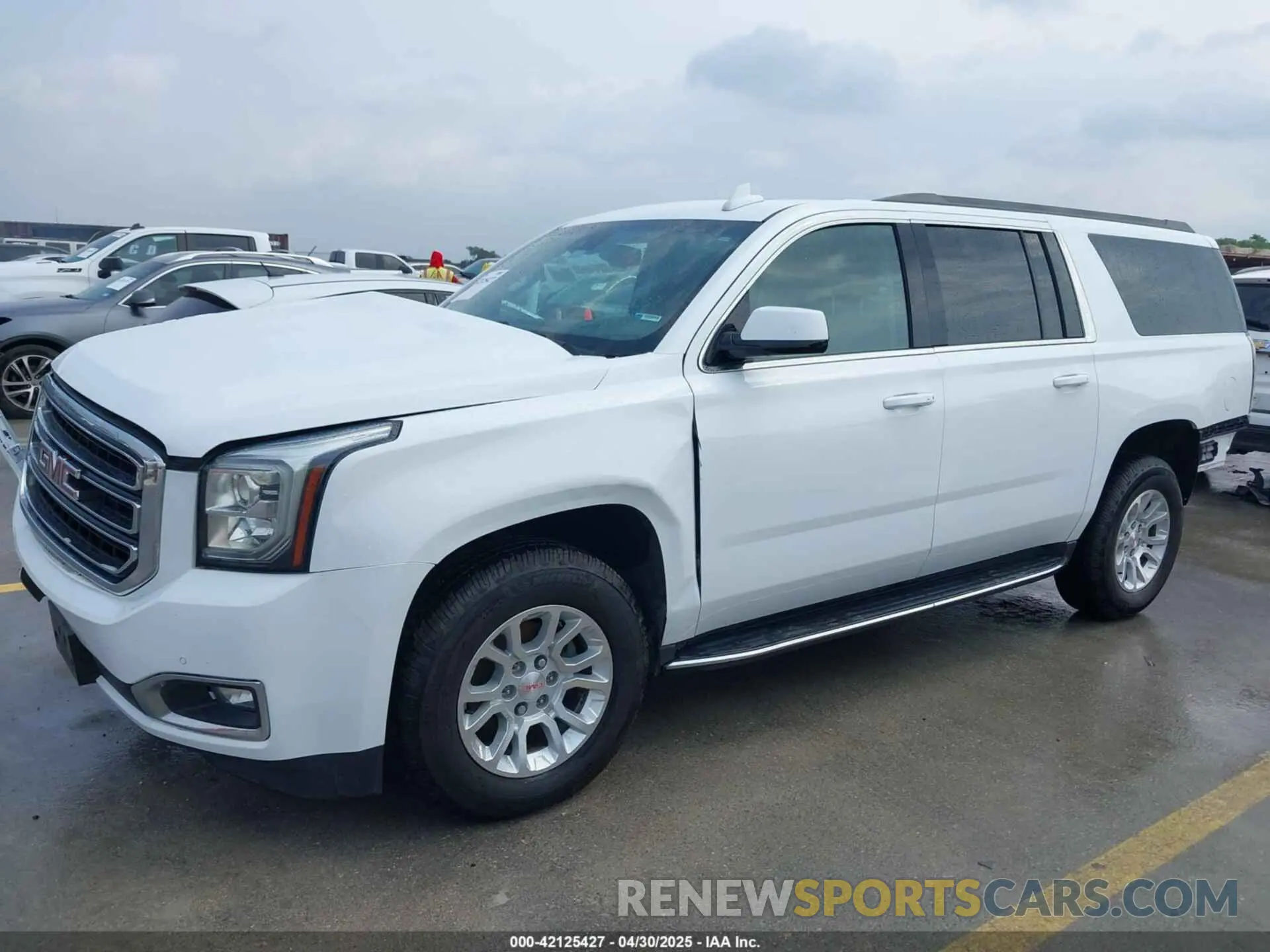 2 Photograph of a damaged car 1GKS2GKC4KR160002 GMC YUKON XL 2019