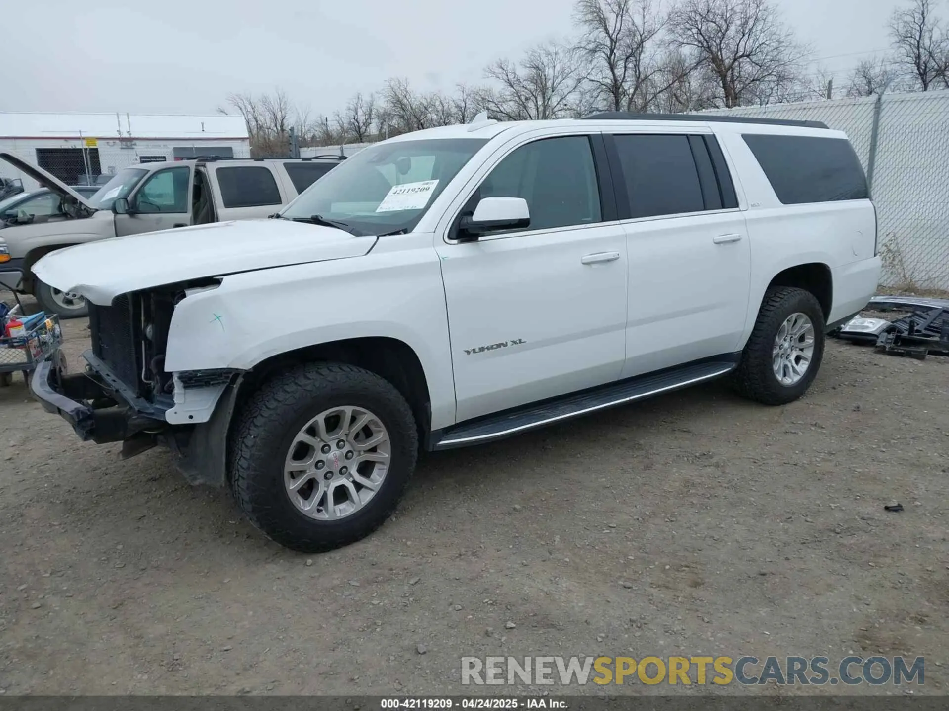 2 Photograph of a damaged car 1GKS2GKC9KR159332 GMC YUKON XL 2019