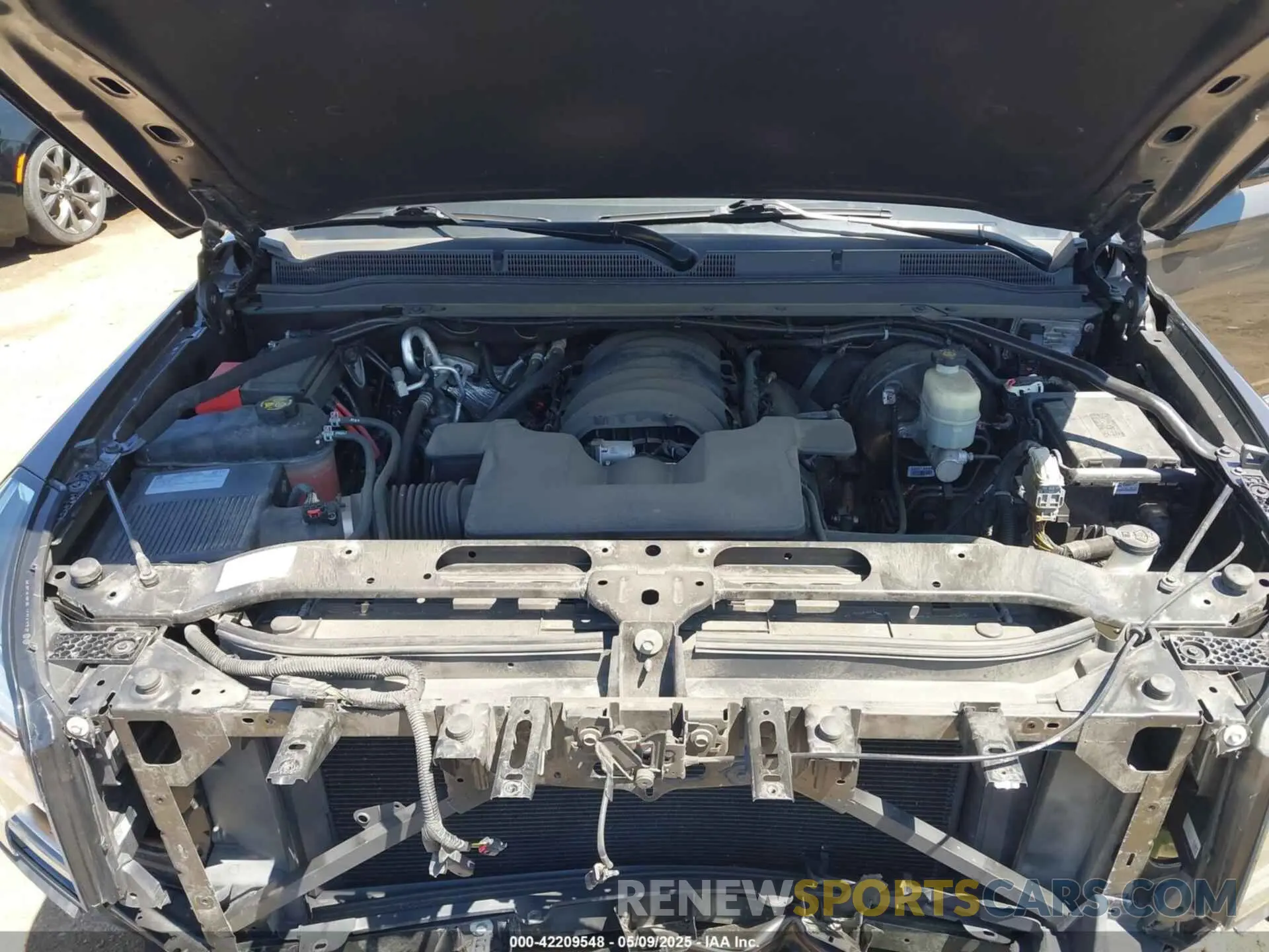10 Photograph of a damaged car 1GKS2HKJ2KR387225 GMC YUKON XL 2019