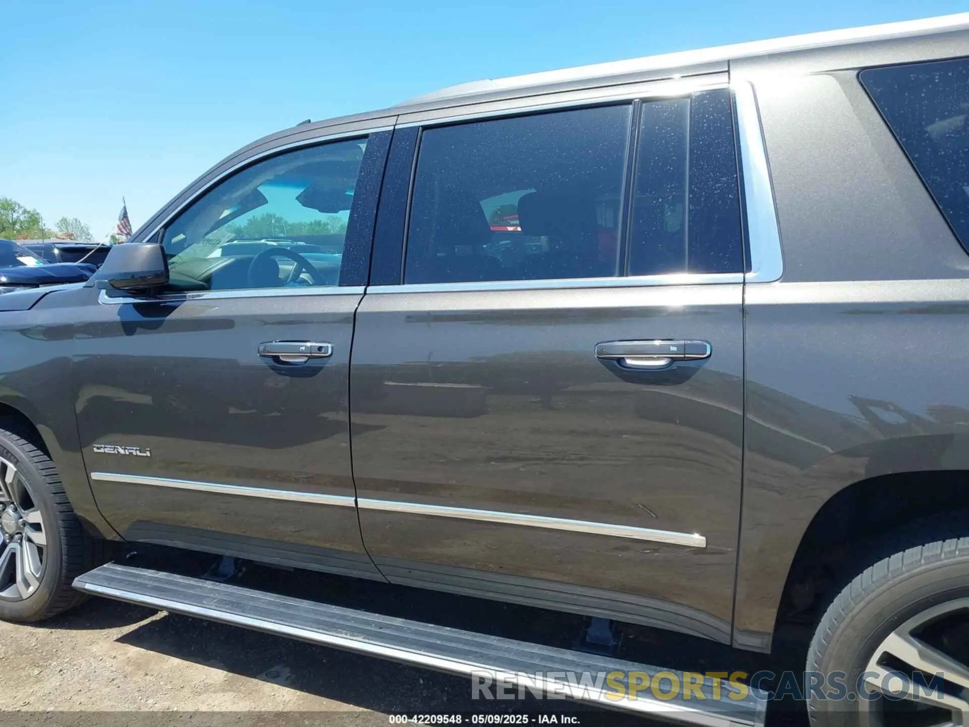 15 Photograph of a damaged car 1GKS2HKJ2KR387225 GMC YUKON XL 2019