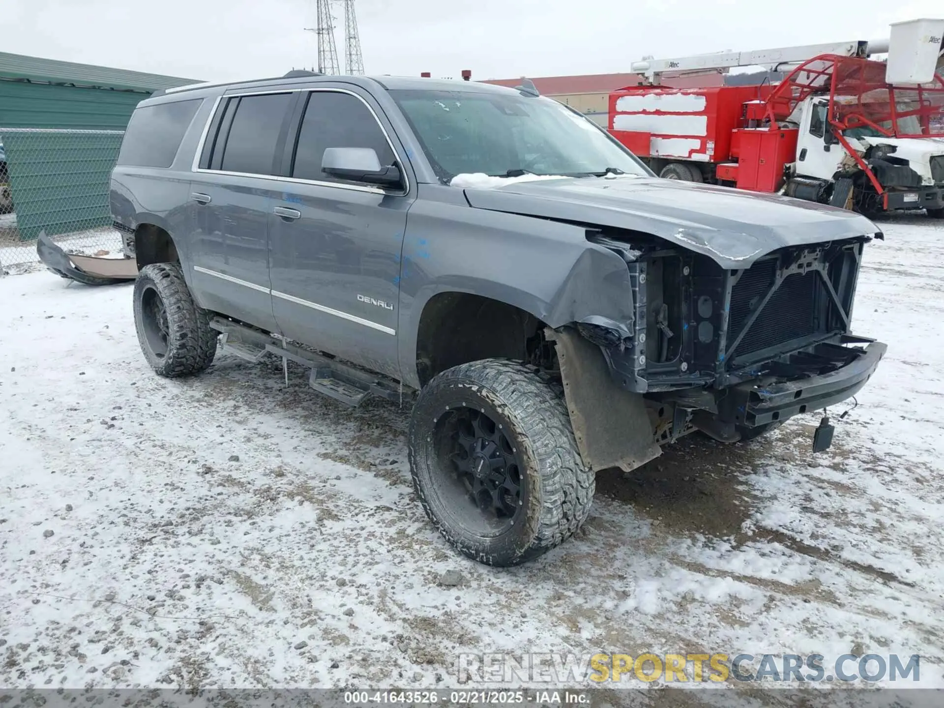 1 Photograph of a damaged car 1GKS2HKJ3KR226480 GMC YUKON XL 2019