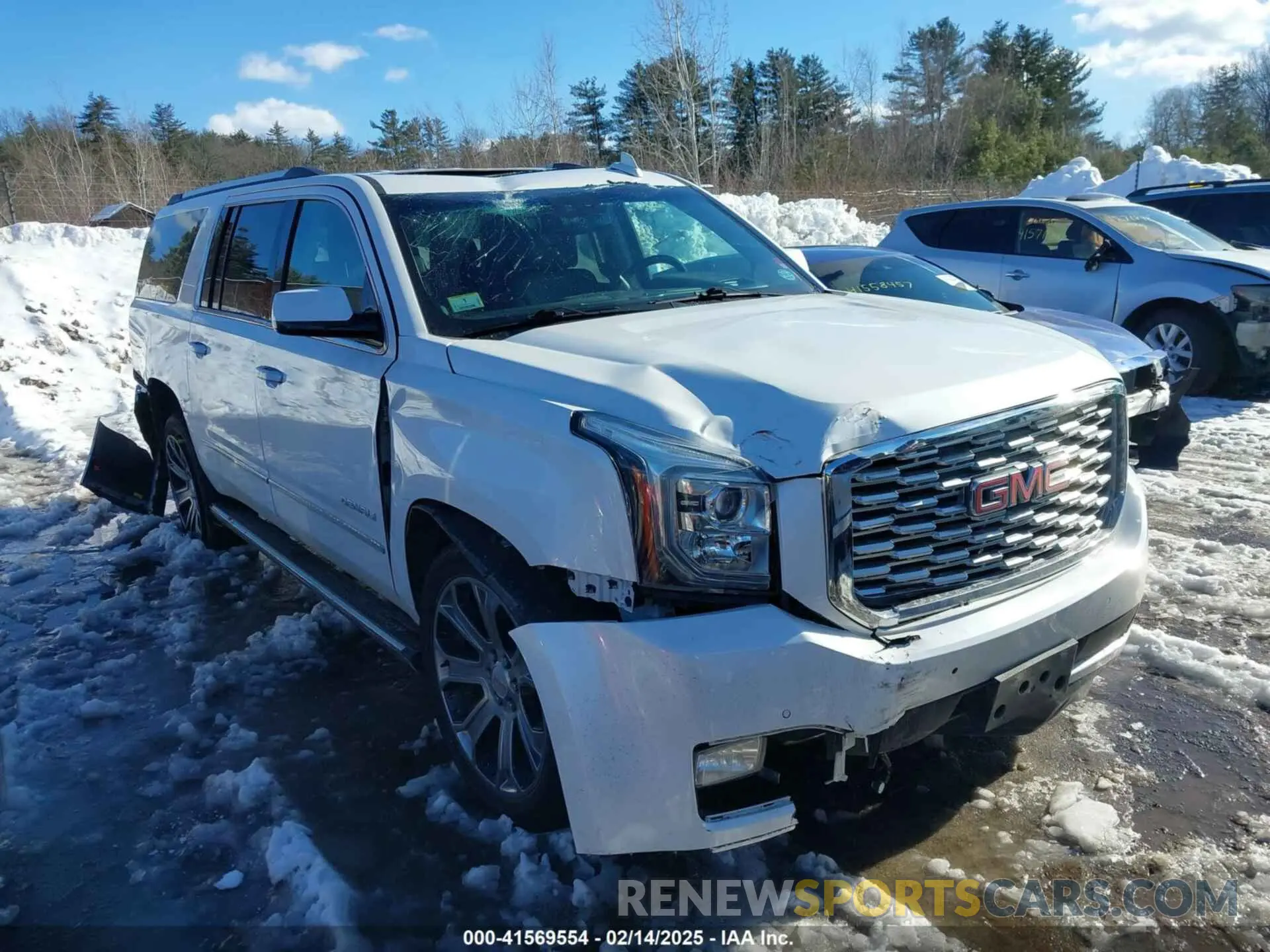 1 Photograph of a damaged car 1GKS2HKJ6KR191305 GMC YUKON XL 2019