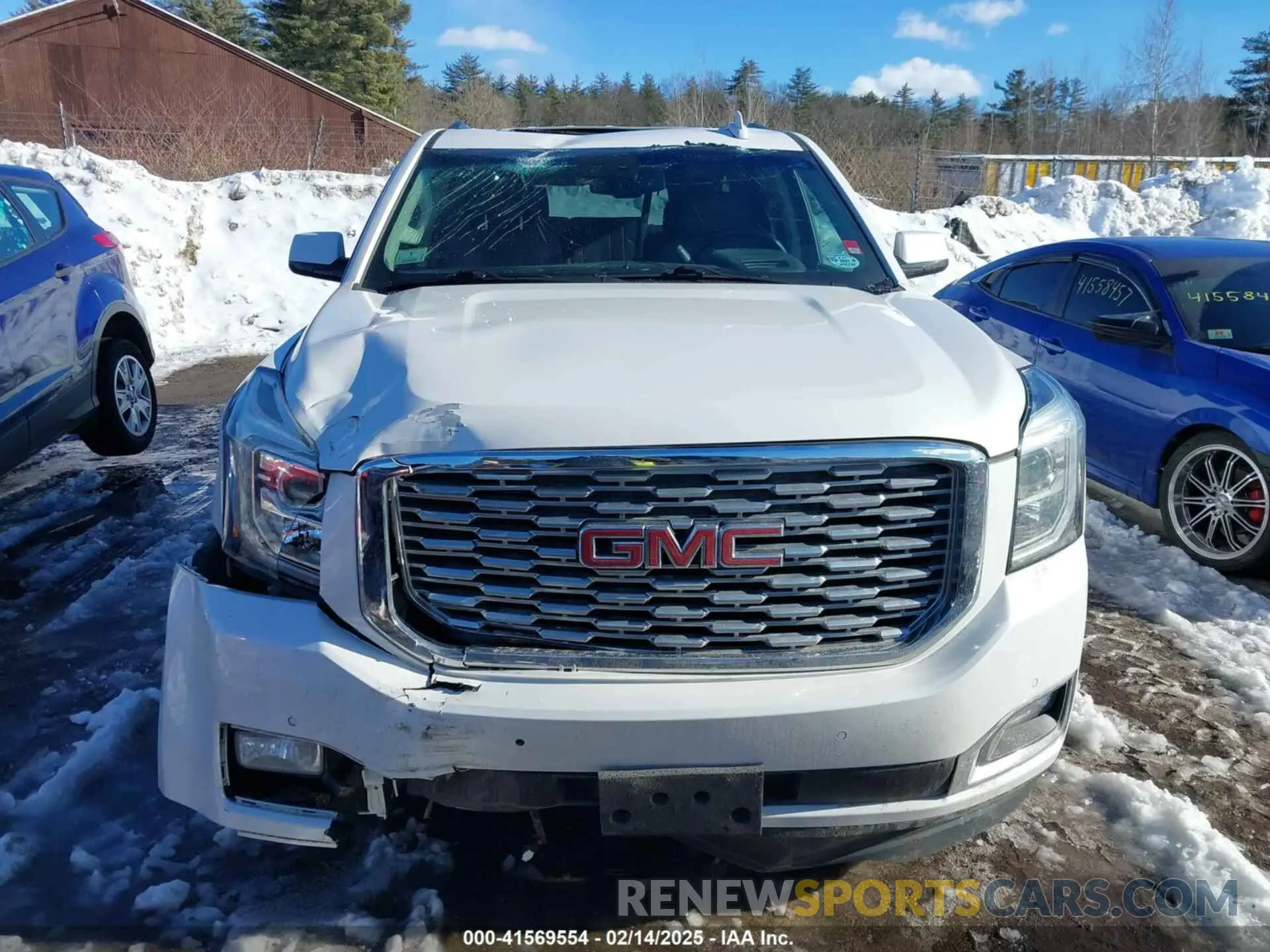 11 Photograph of a damaged car 1GKS2HKJ6KR191305 GMC YUKON XL 2019