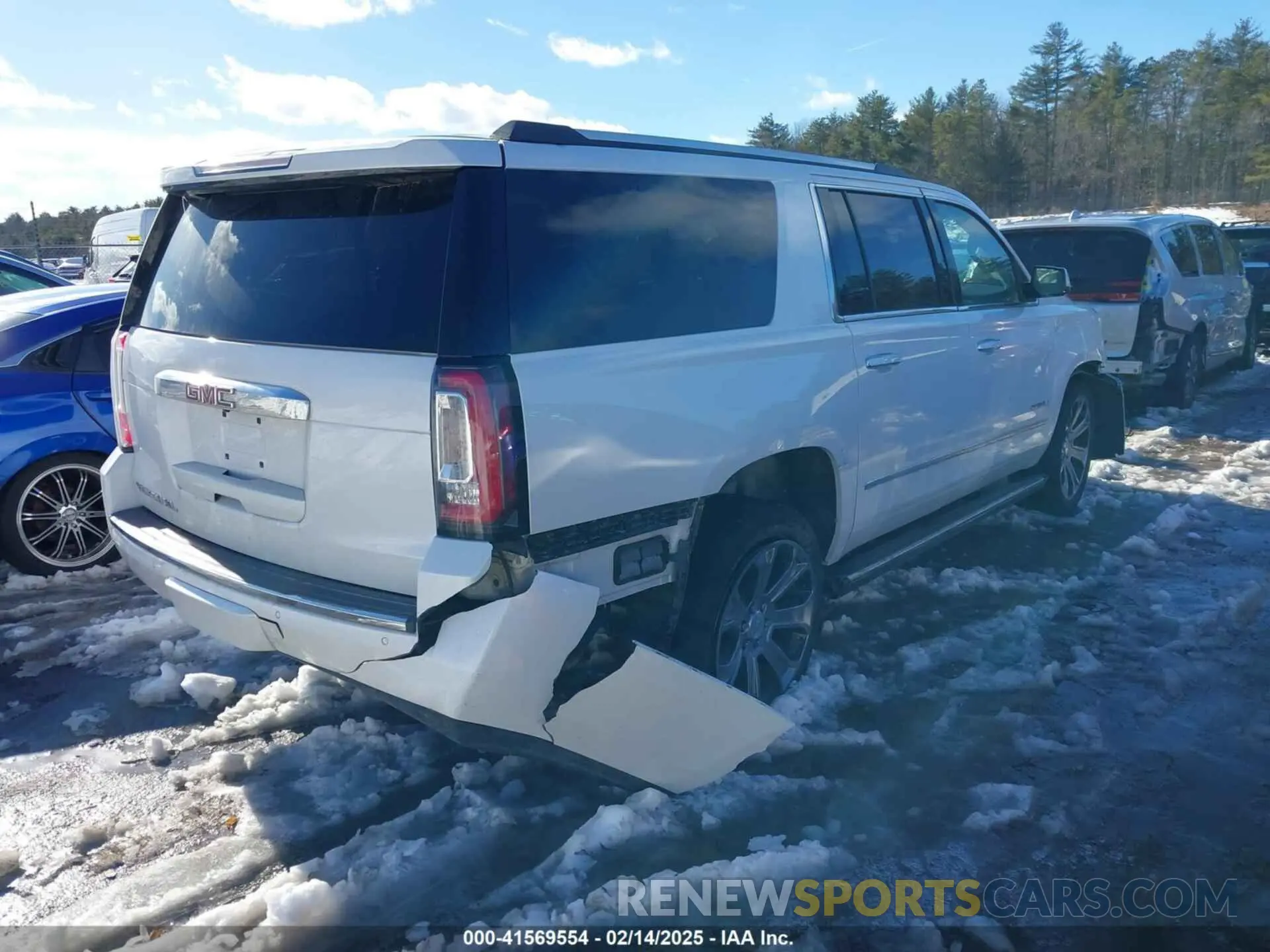 4 Photograph of a damaged car 1GKS2HKJ6KR191305 GMC YUKON XL 2019
