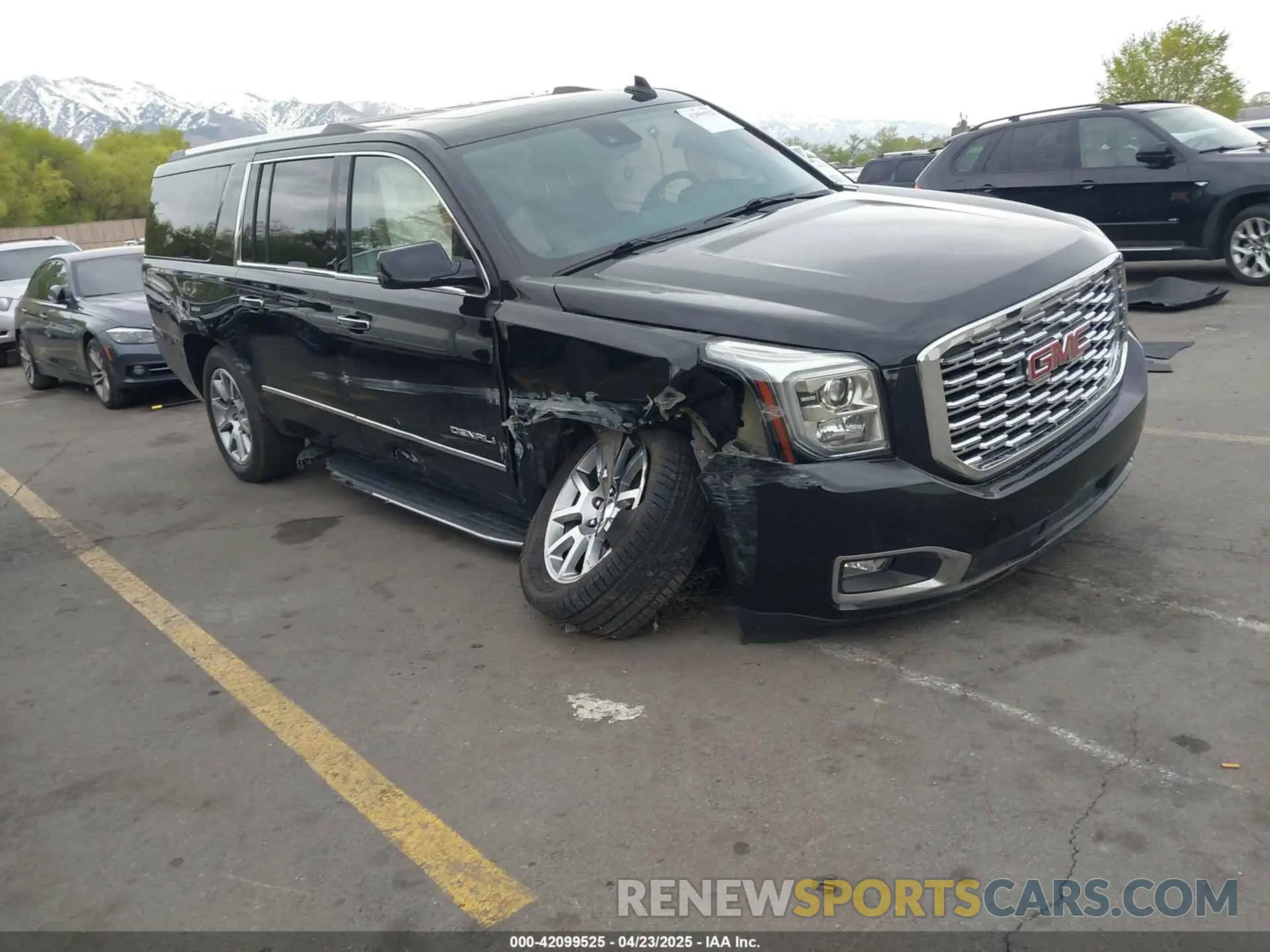 1 Photograph of a damaged car 1GKS2HKJ7KR390685 GMC YUKON XL 2019