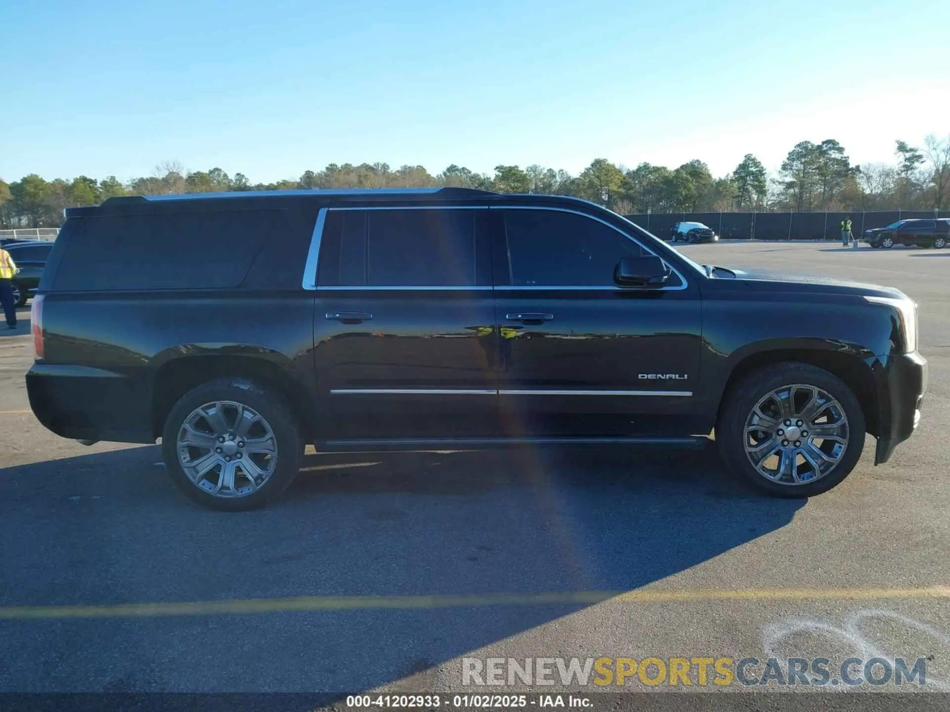 12 Photograph of a damaged car 1GKS2HKJ9KR152434 GMC YUKON XL 2019