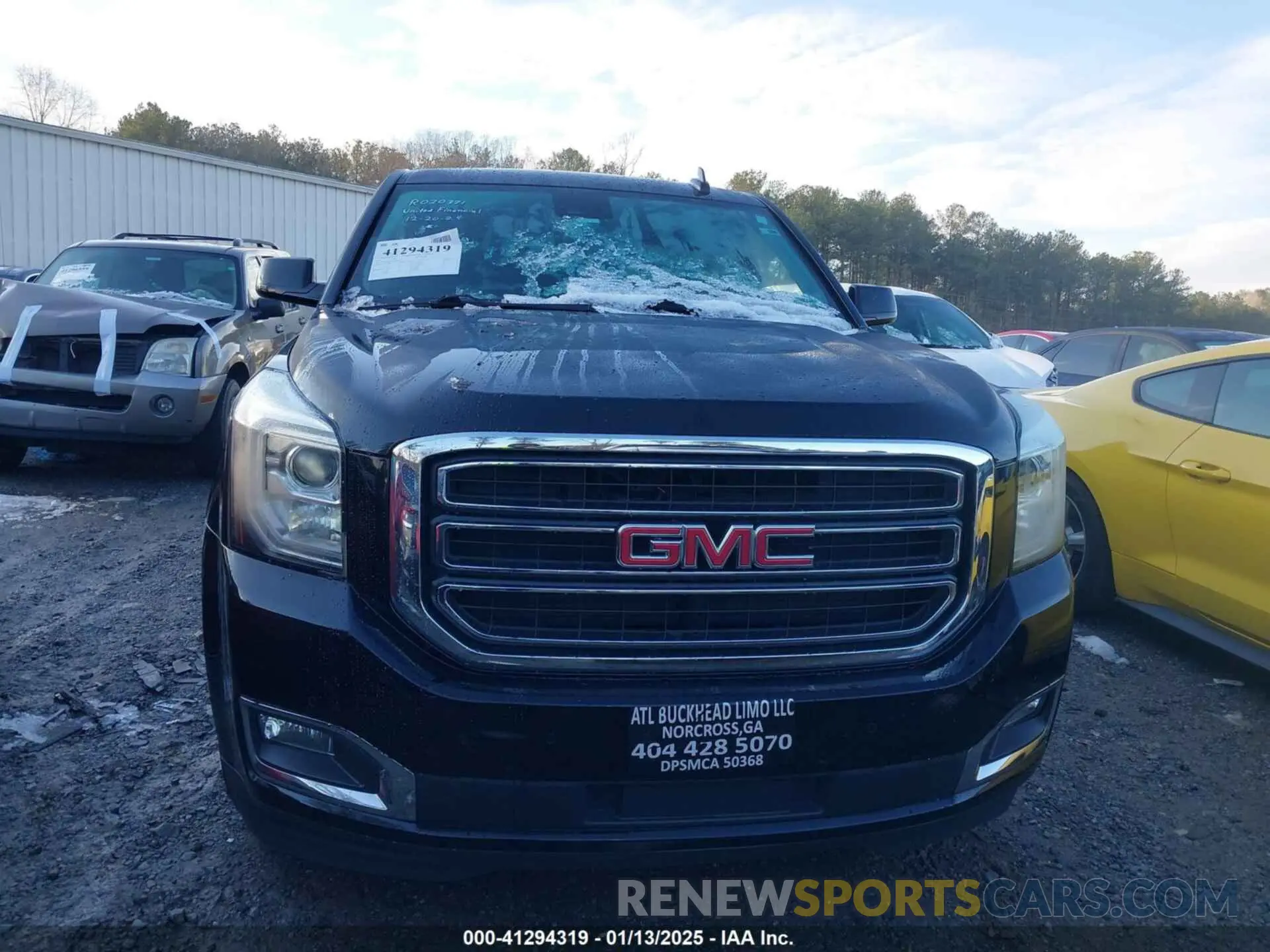 12 Photograph of a damaged car 1GKS1GKC1LR286726 GMC YUKON XL 2020