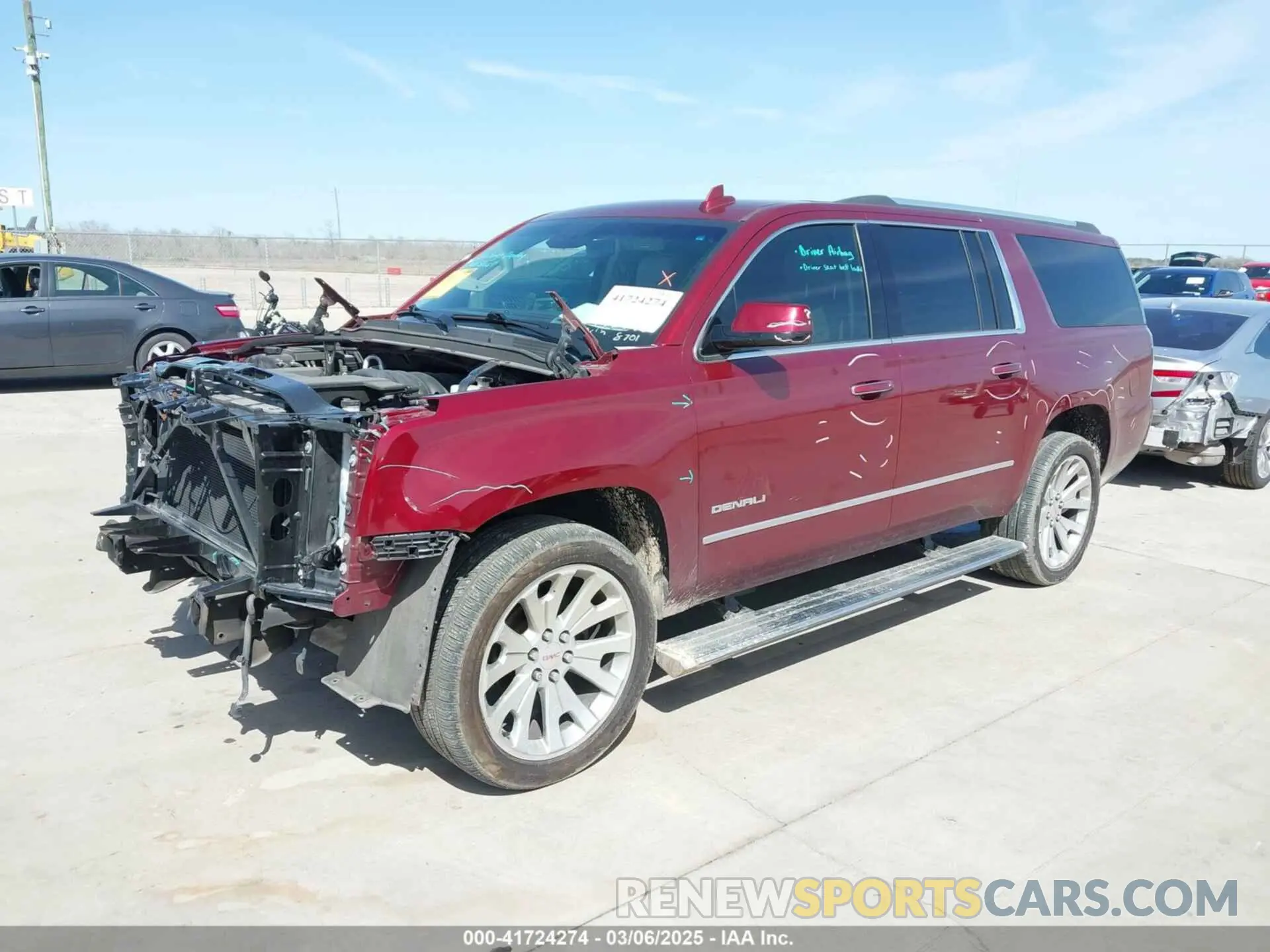 2 Photograph of a damaged car 1GKS1HKJ3LR238701 GMC YUKON XL 2020