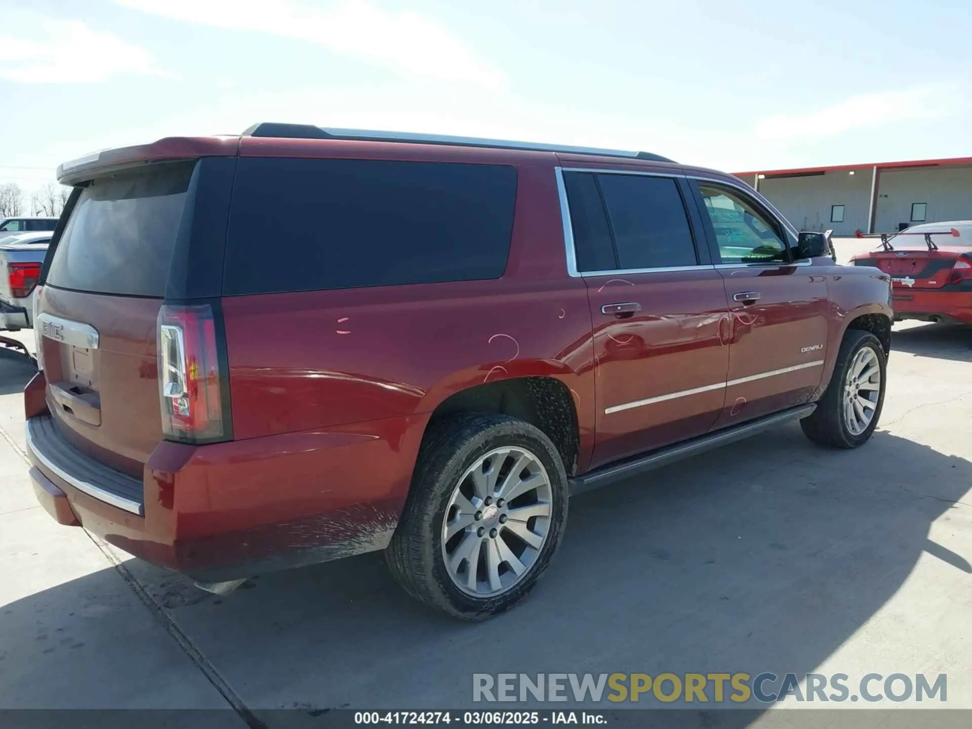 4 Photograph of a damaged car 1GKS1HKJ3LR238701 GMC YUKON XL 2020