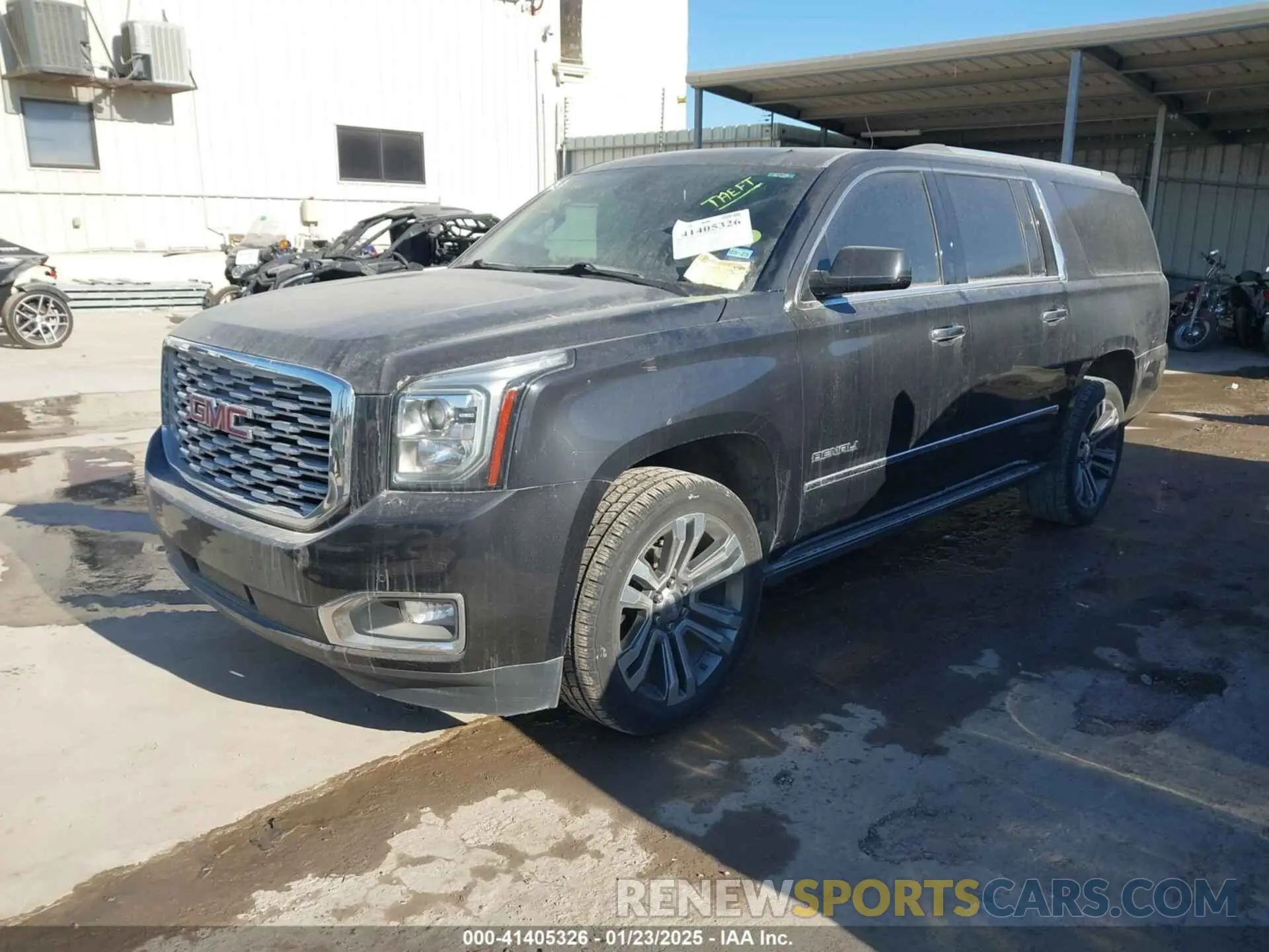 2 Photograph of a damaged car 1GKS1HKJ5LR215226 GMC YUKON XL 2020