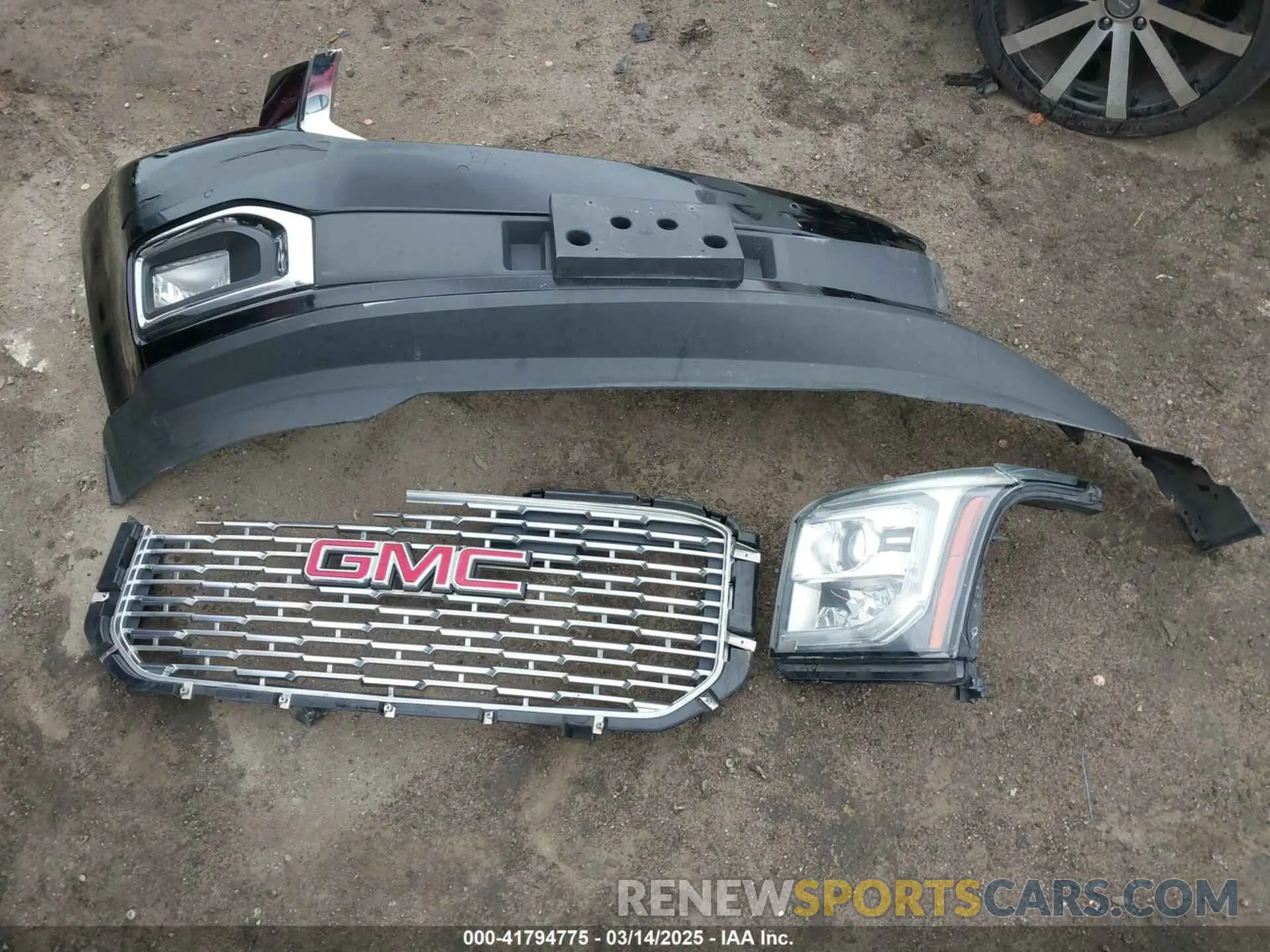 12 Photograph of a damaged car 1GKS1HKJ8LR181119 GMC YUKON XL 2020