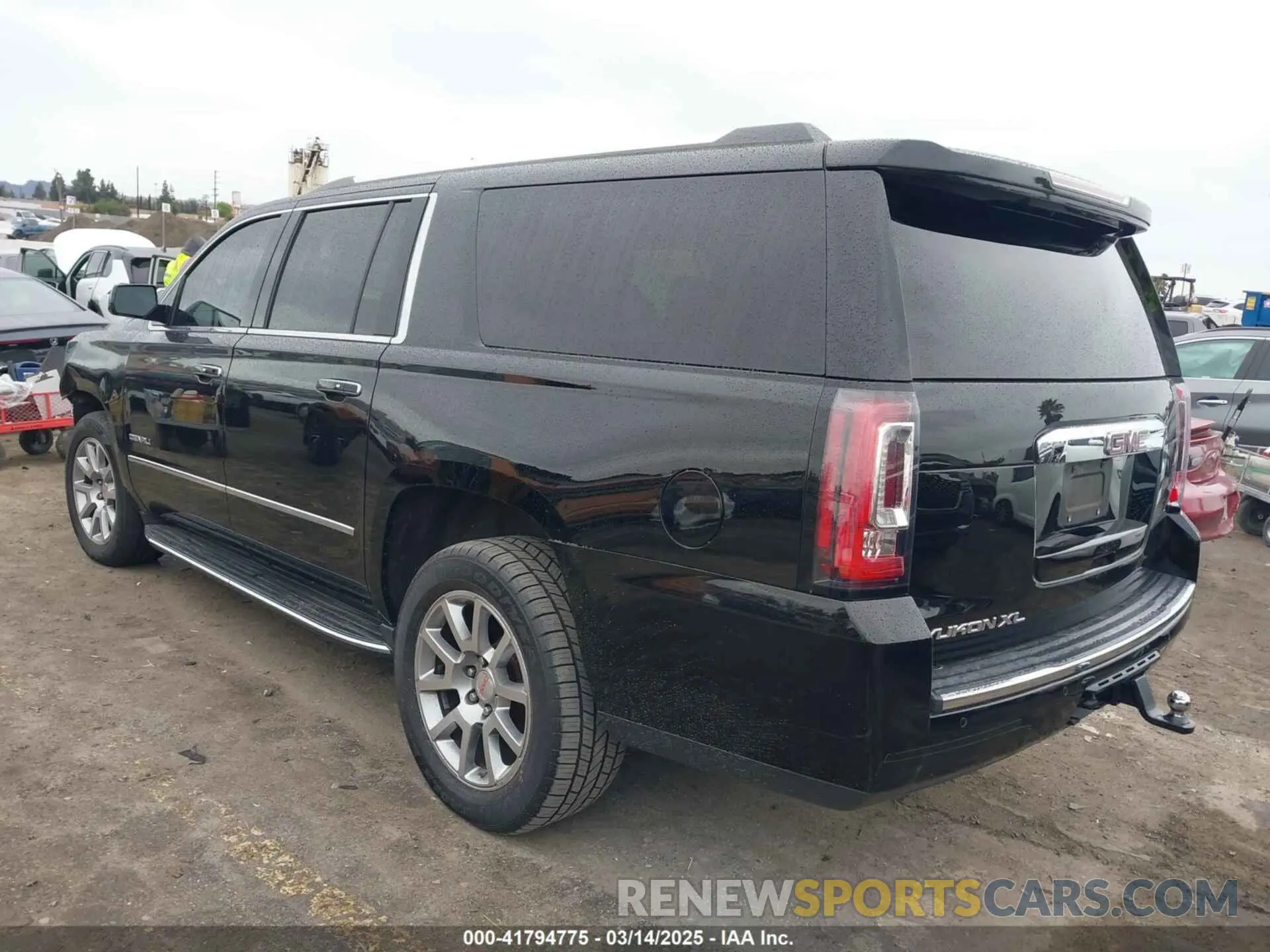 3 Photograph of a damaged car 1GKS1HKJ8LR181119 GMC YUKON XL 2020