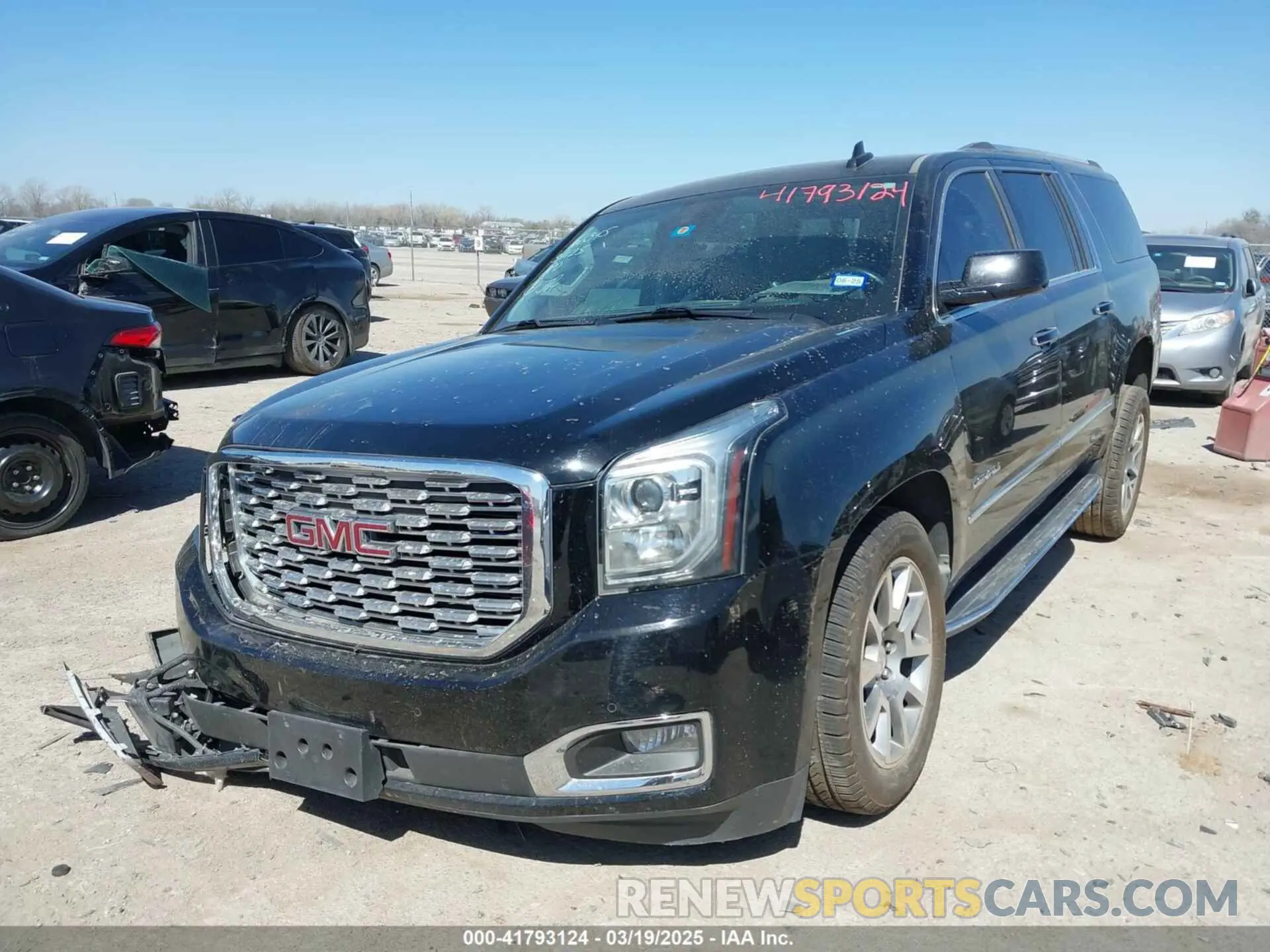 2 Photograph of a damaged car 1GKS1HKJXLR295039 GMC YUKON XL 2020