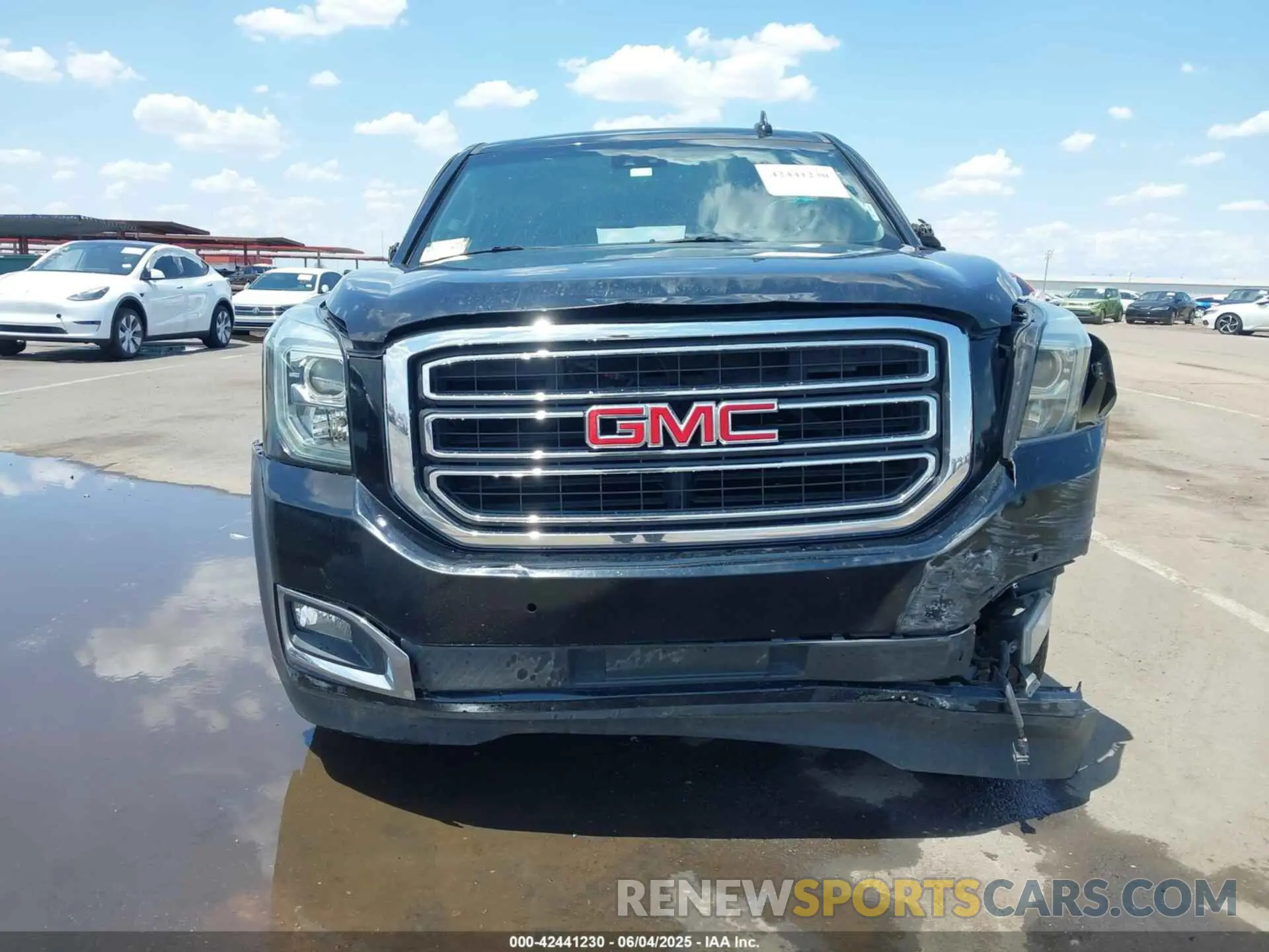 6 Photograph of a damaged car 1GKS2GKC0LR268974 GMC YUKON XL 2020