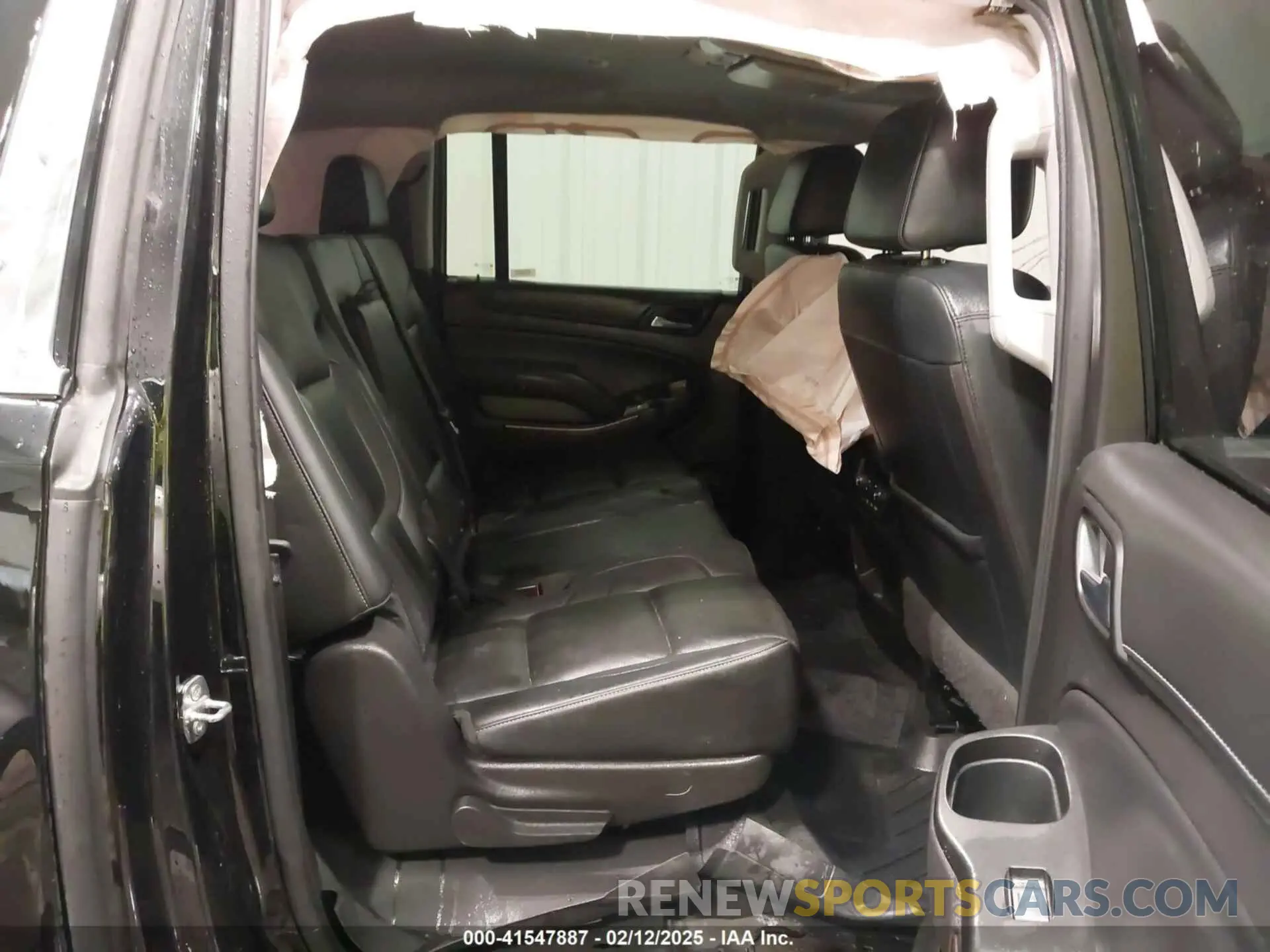 8 Photograph of a damaged car 1GKS2GKC1LR245977 GMC YUKON XL 2020