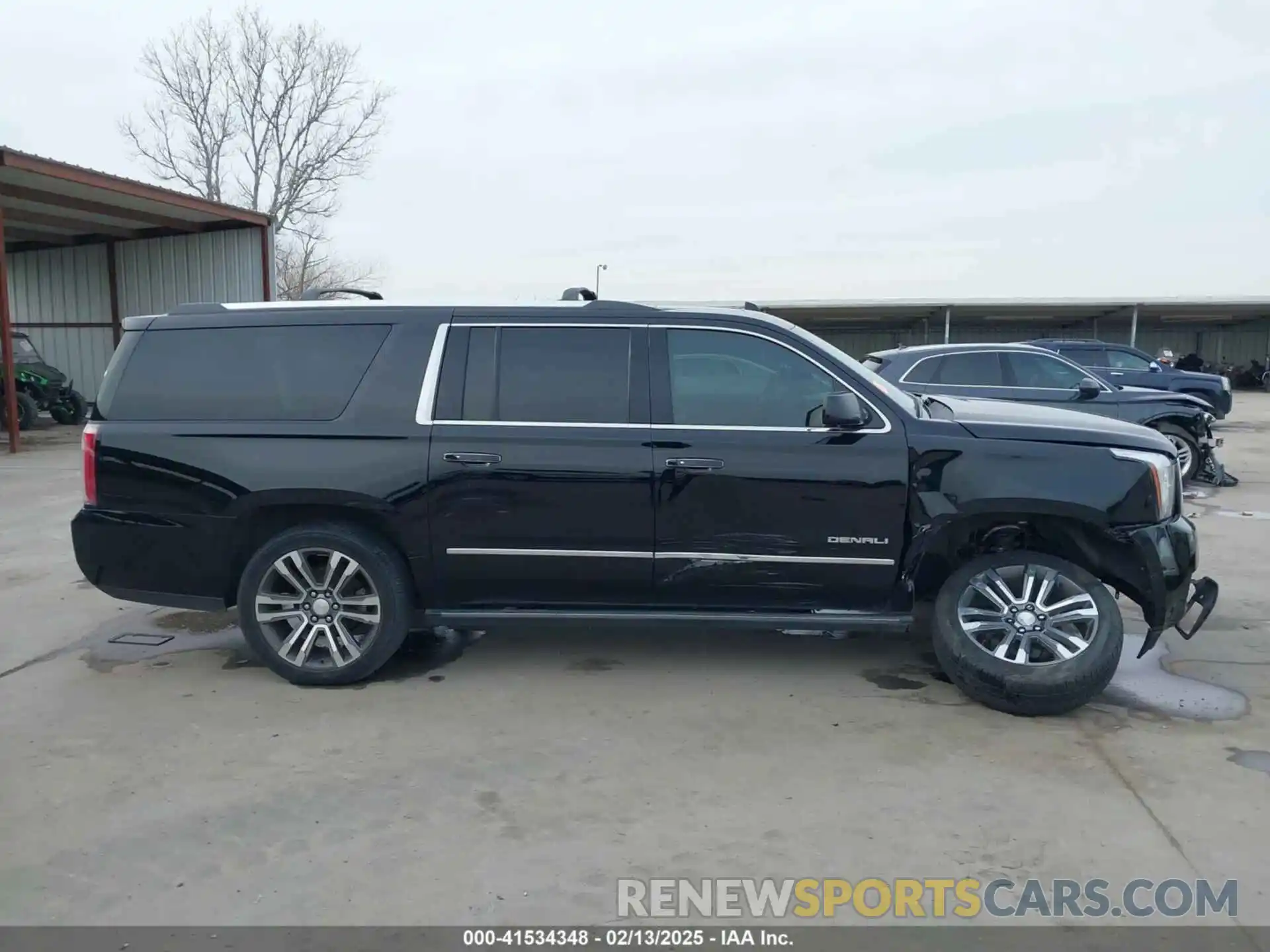 13 Photograph of a damaged car 1GKS2HKJ6LR152330 GMC YUKON XL 2020