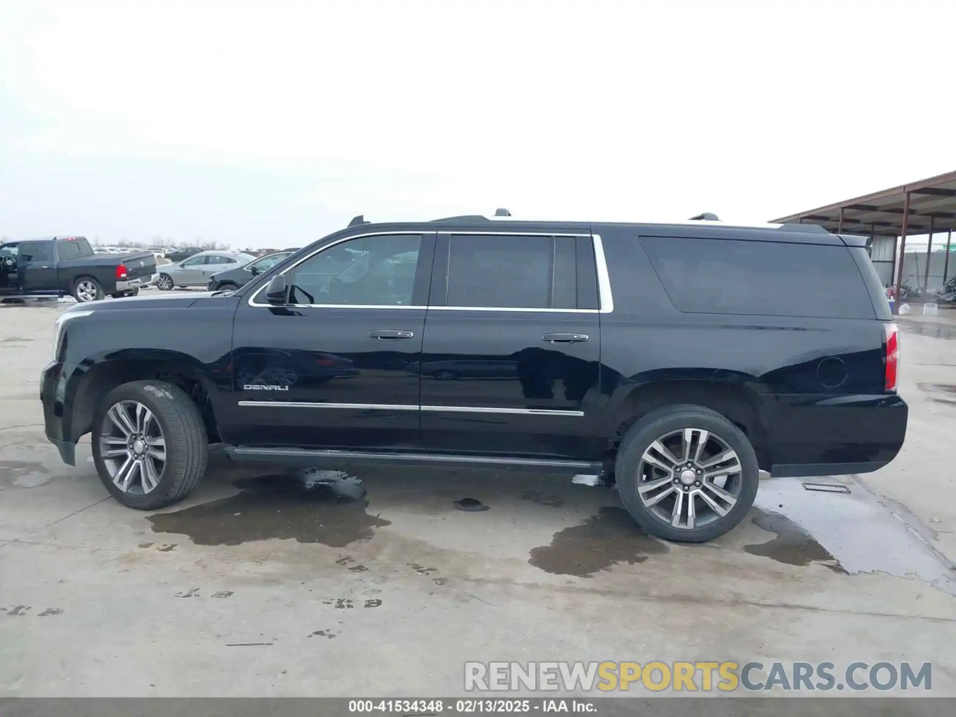 14 Photograph of a damaged car 1GKS2HKJ6LR152330 GMC YUKON XL 2020