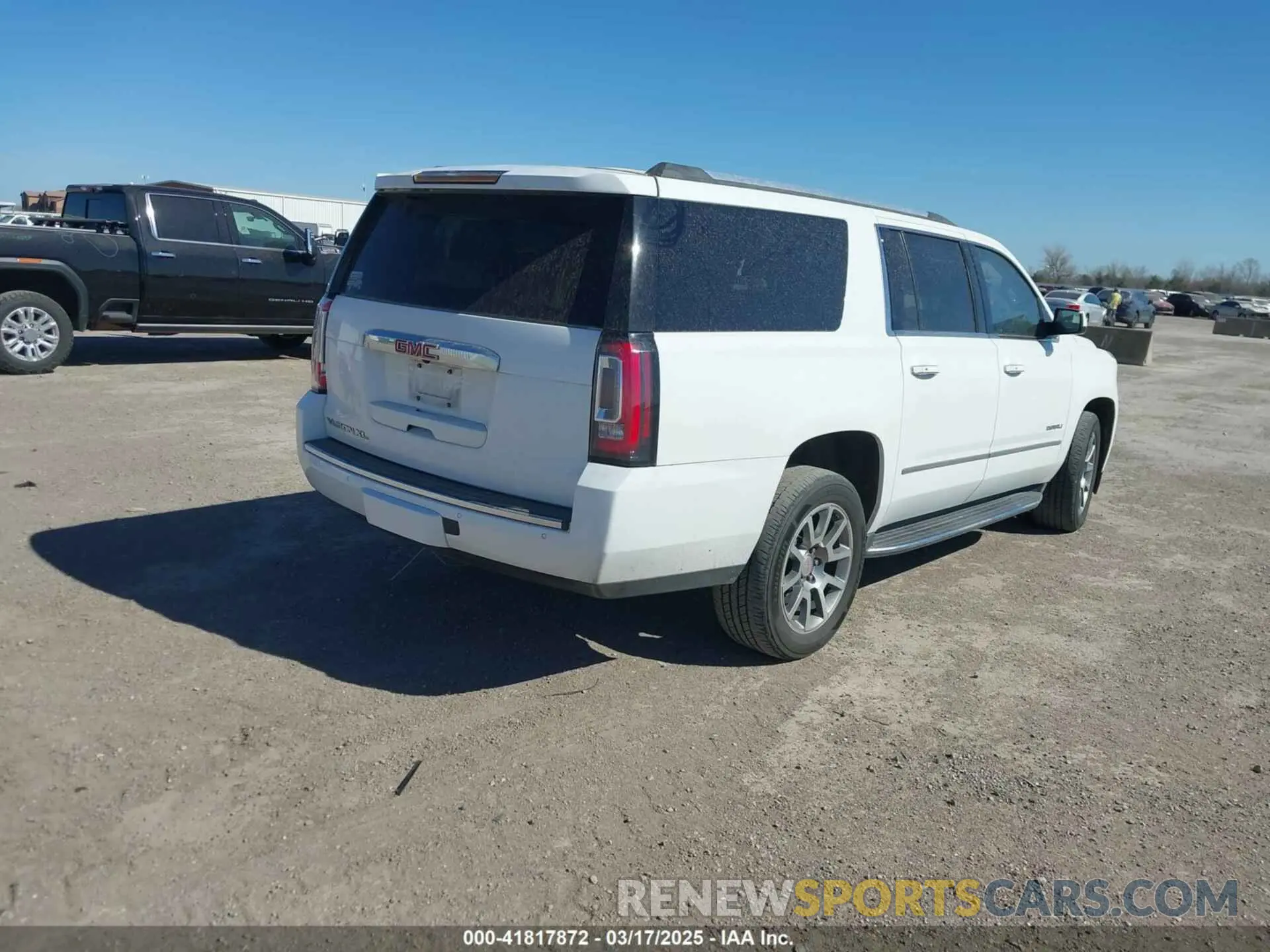 4 Photograph of a damaged car 1GKS2HKJ9LR298494 GMC YUKON XL 2020