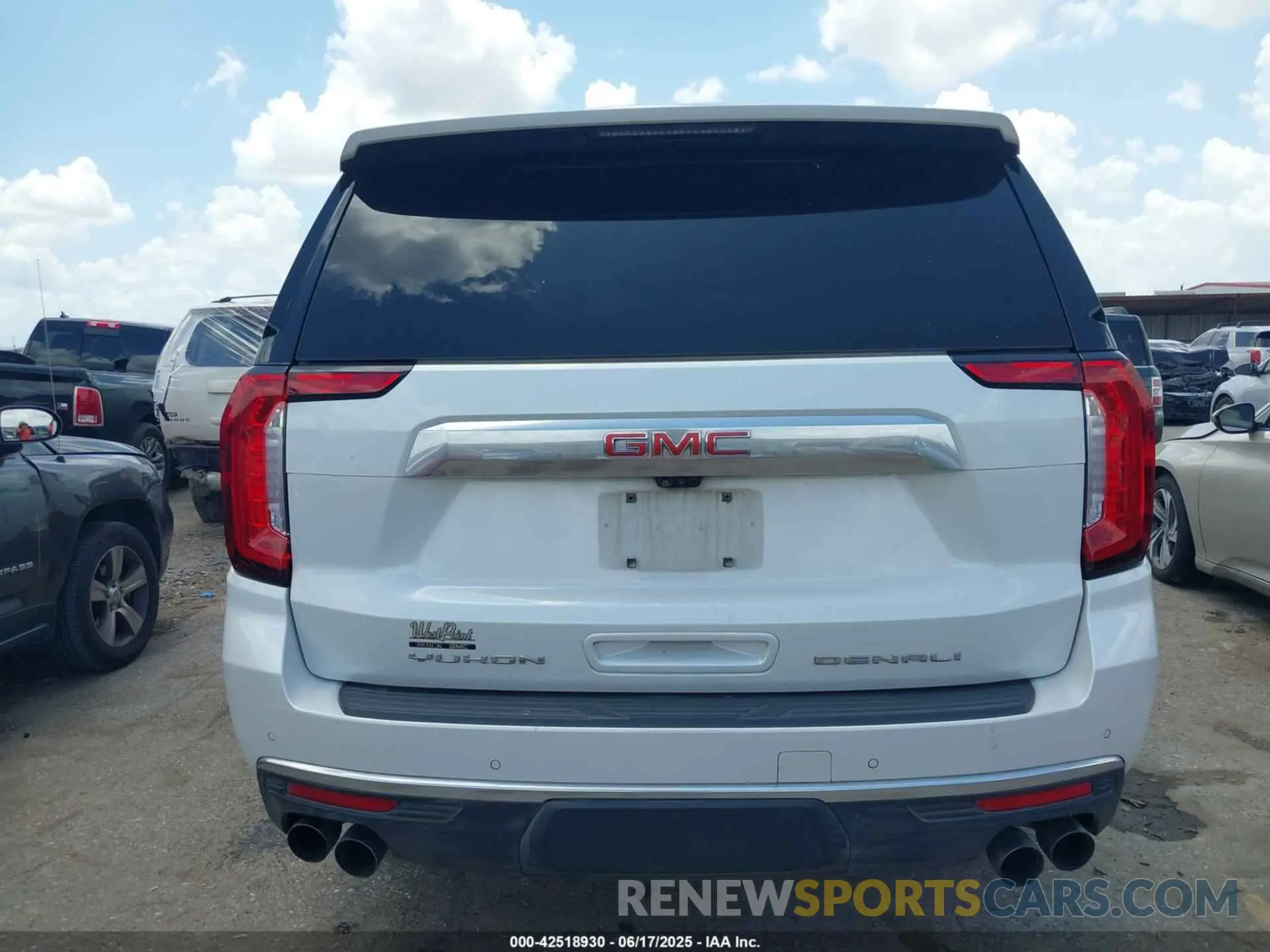 15 Photograph of a damaged car 1GKS1JKL3MR301029 GMC YUKON XL 2021