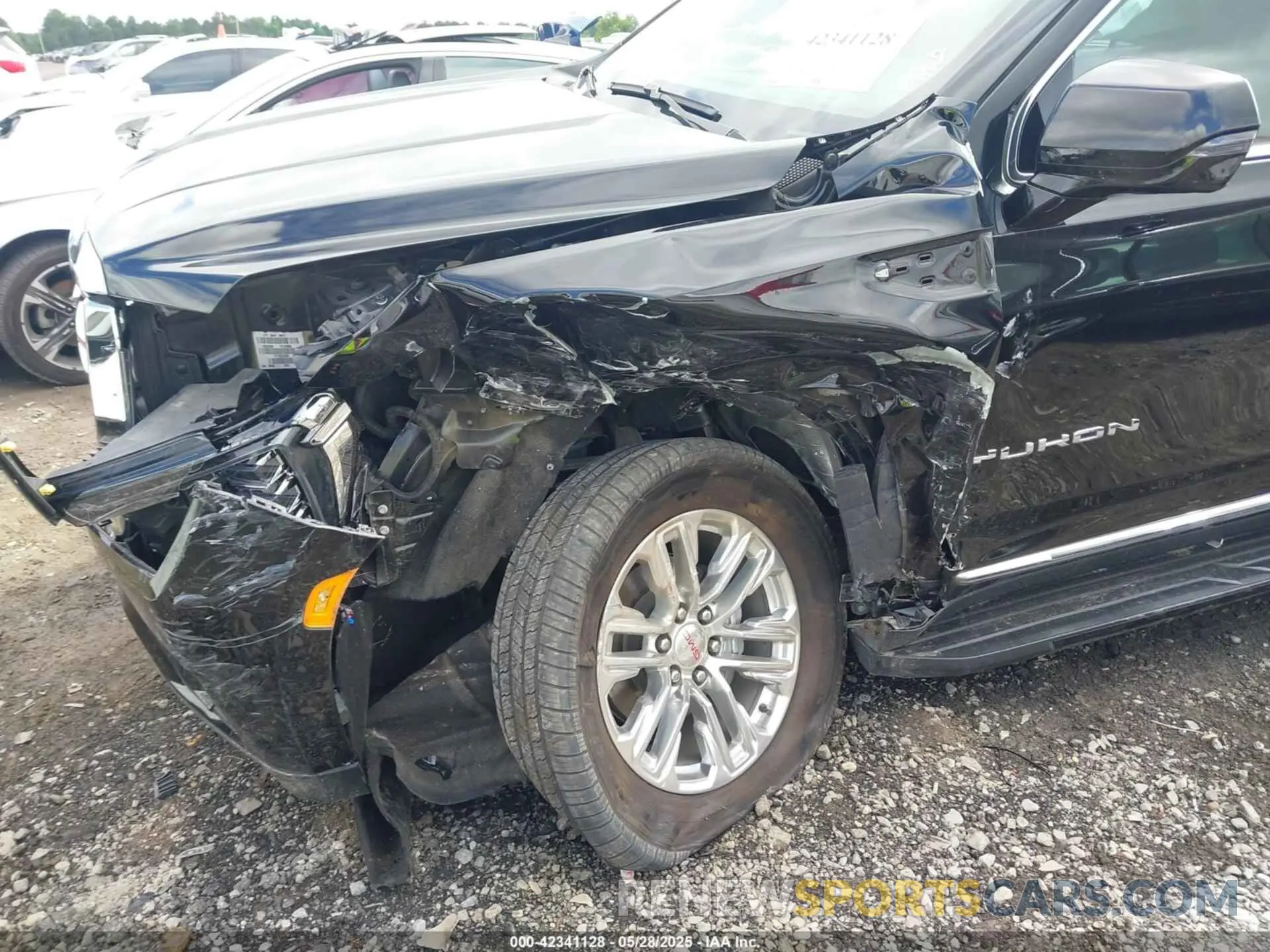 6 Photograph of a damaged car 1GKS2GKD3MR148175 GMC YUKON XL 2021
