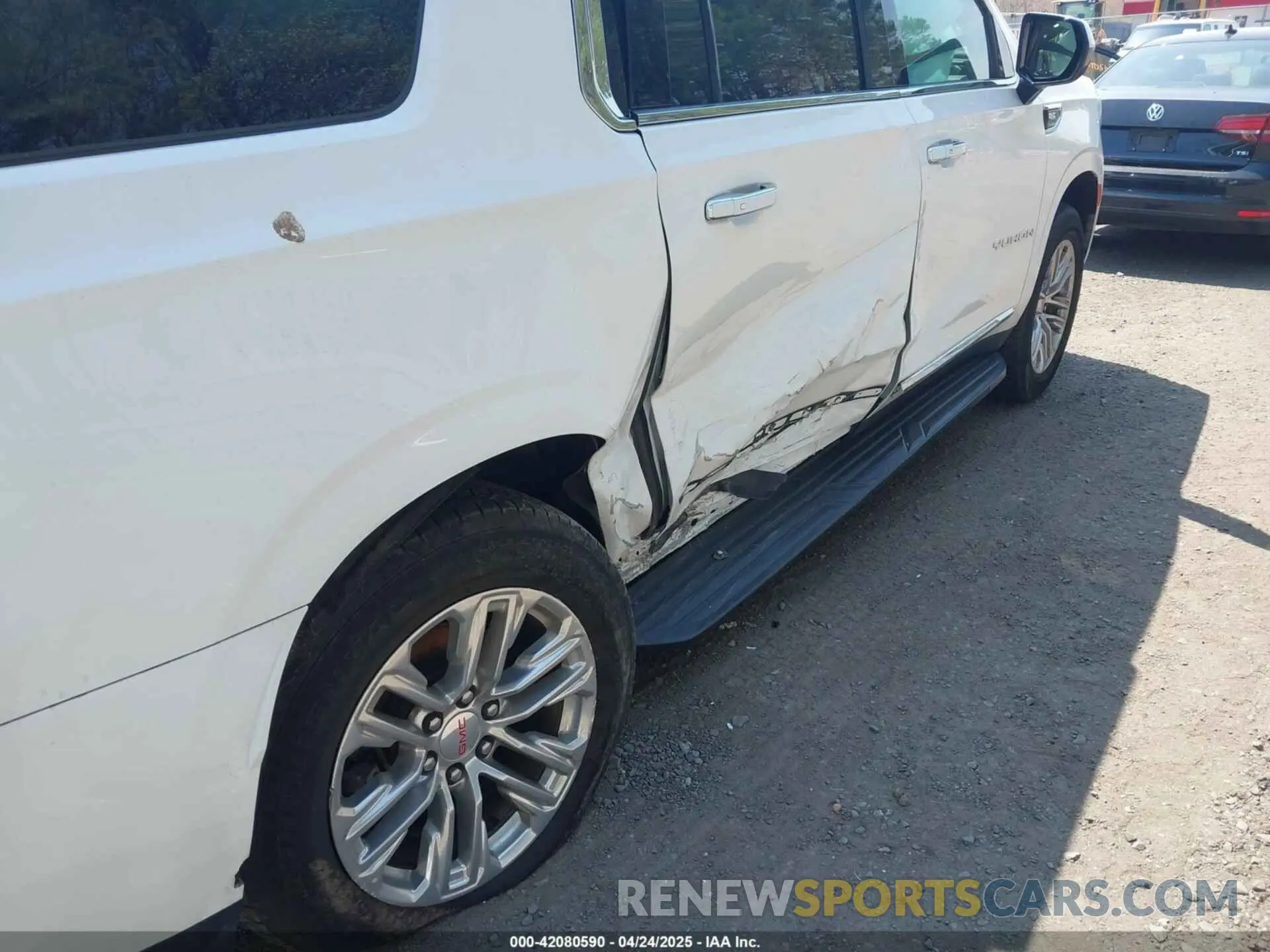 6 Photograph of a damaged car 1GKS2GKD3MR200033 GMC YUKON XL 2021