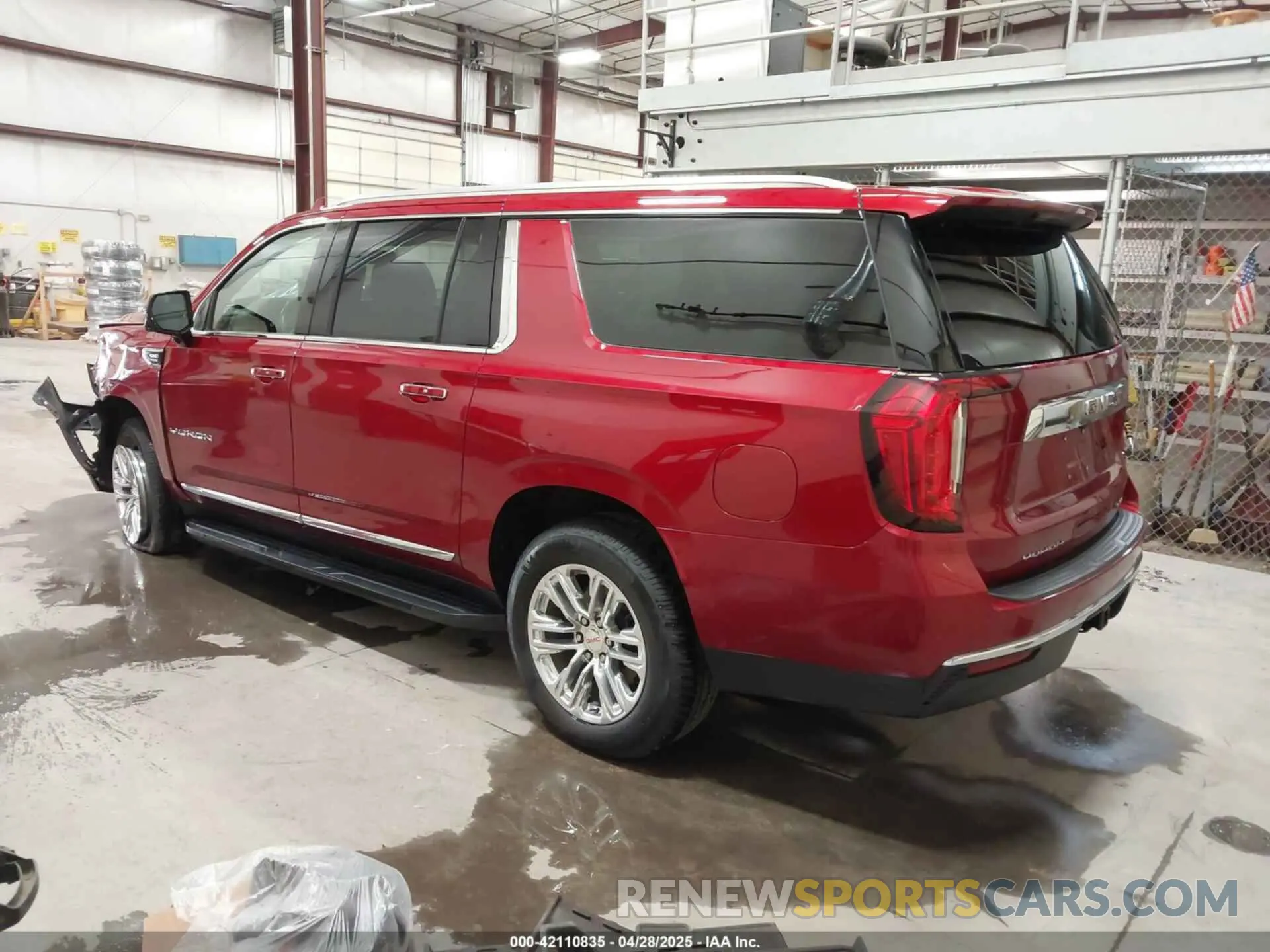 3 Photograph of a damaged car 1GKS2GKDXMR378862 GMC YUKON XL 2021