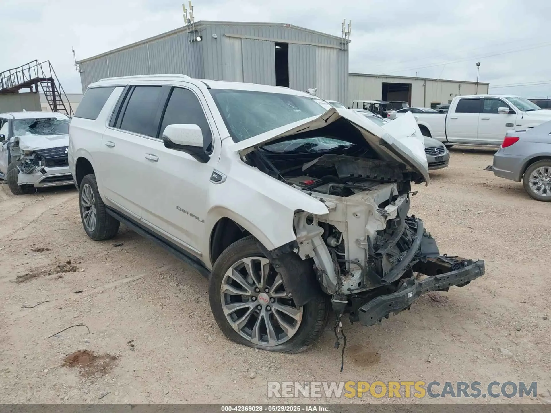 1 Photograph of a damaged car 1GKS2JKL2MR141450 GMC YUKON XL 2021