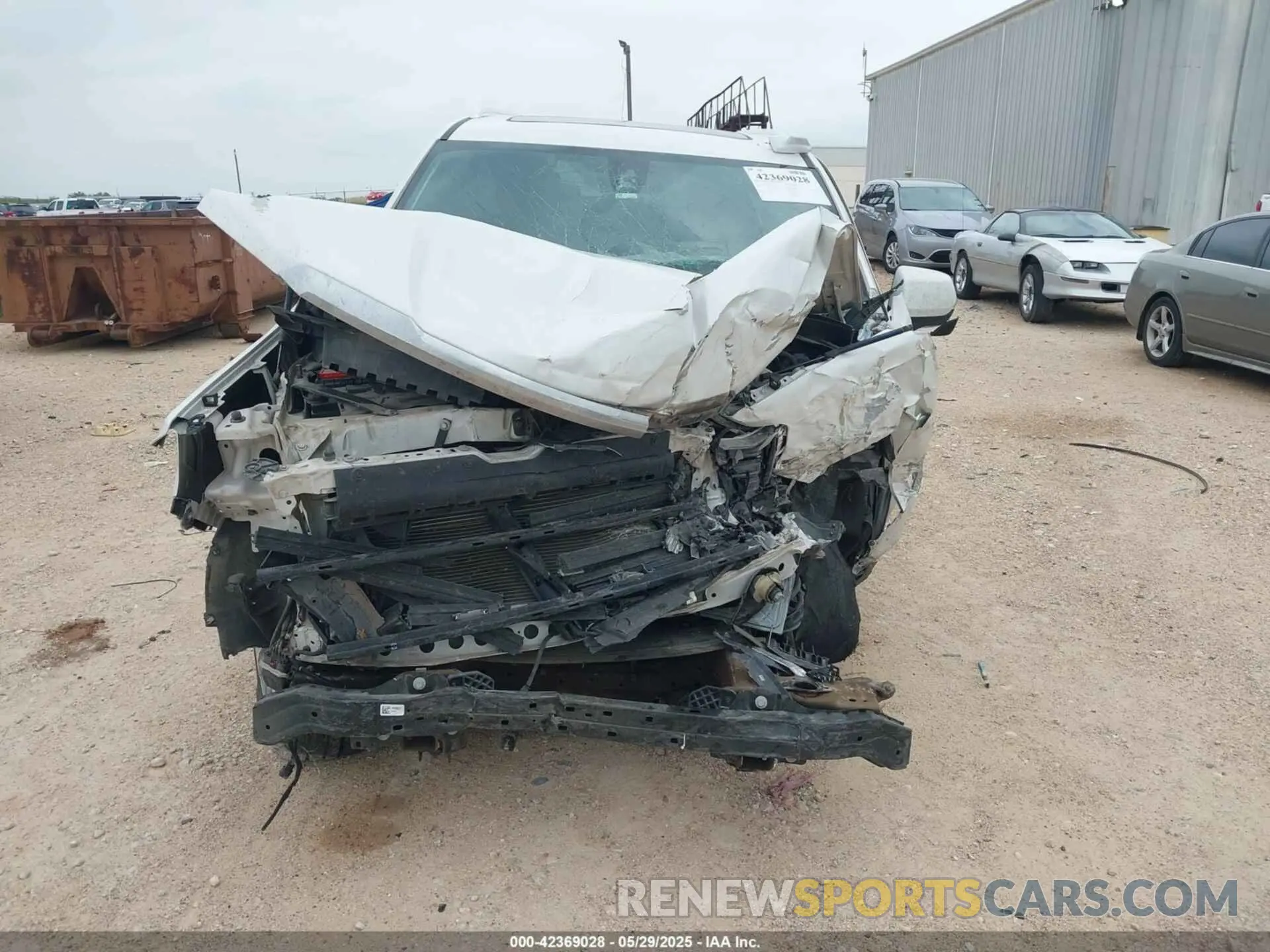 12 Photograph of a damaged car 1GKS2JKL2MR141450 GMC YUKON XL 2021